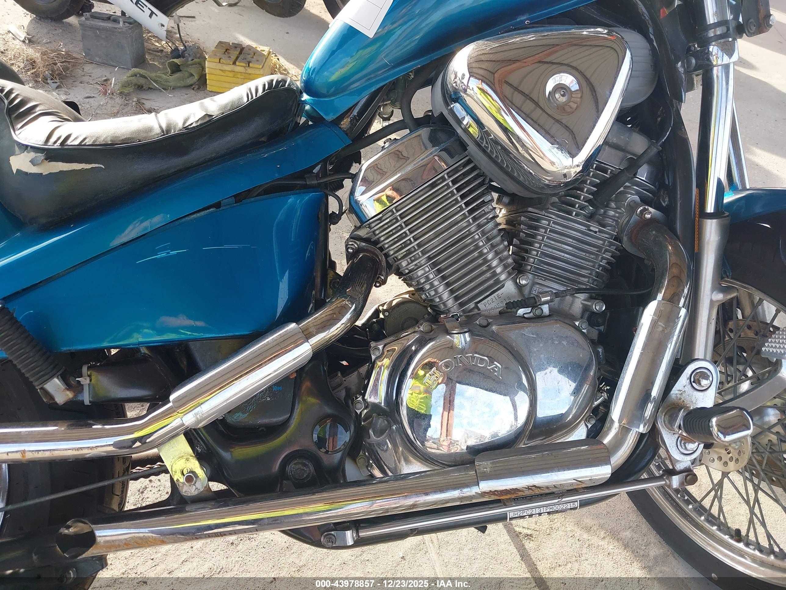 HONDA VT600 image 8