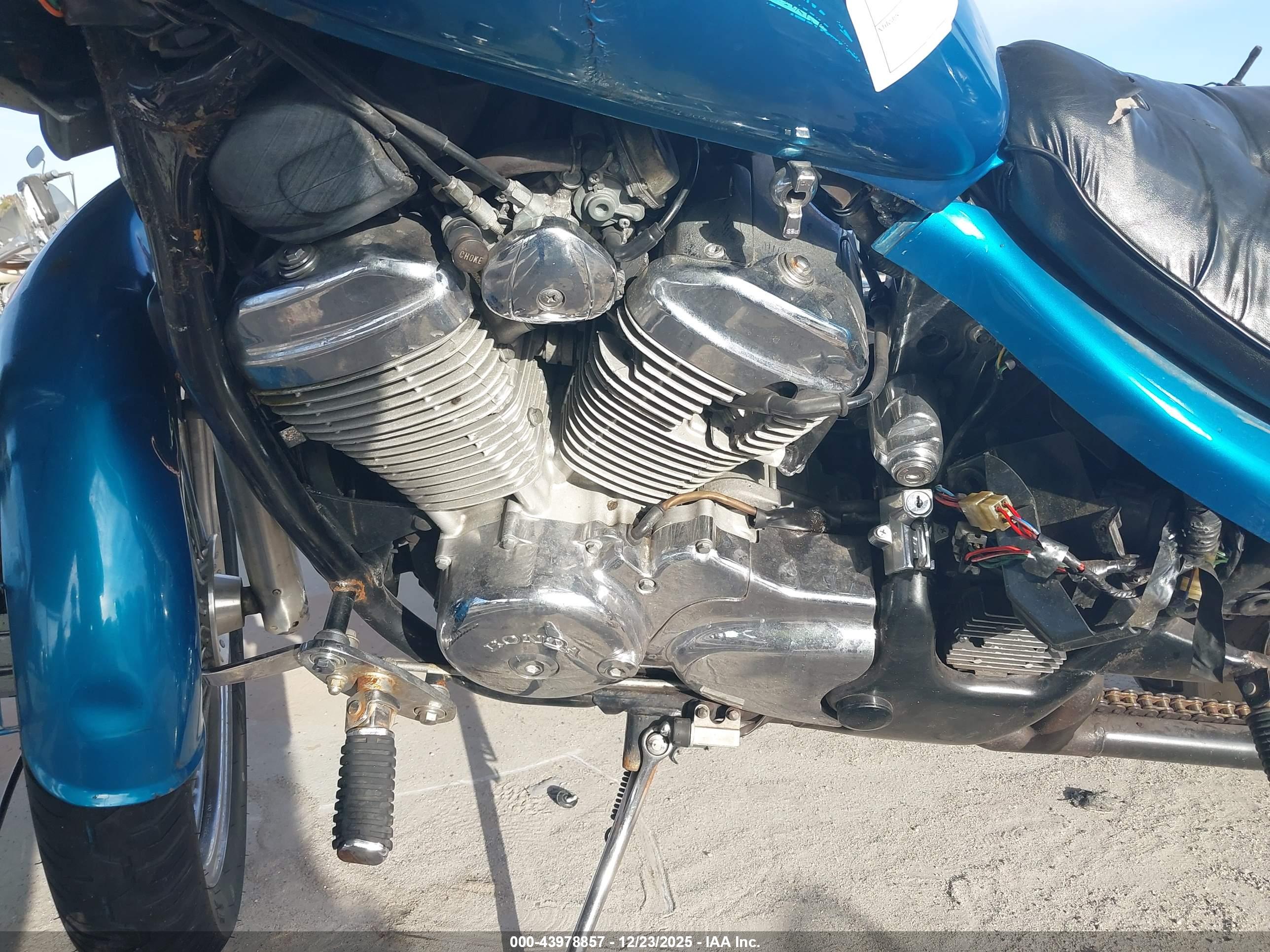 HONDA VT600 image 9