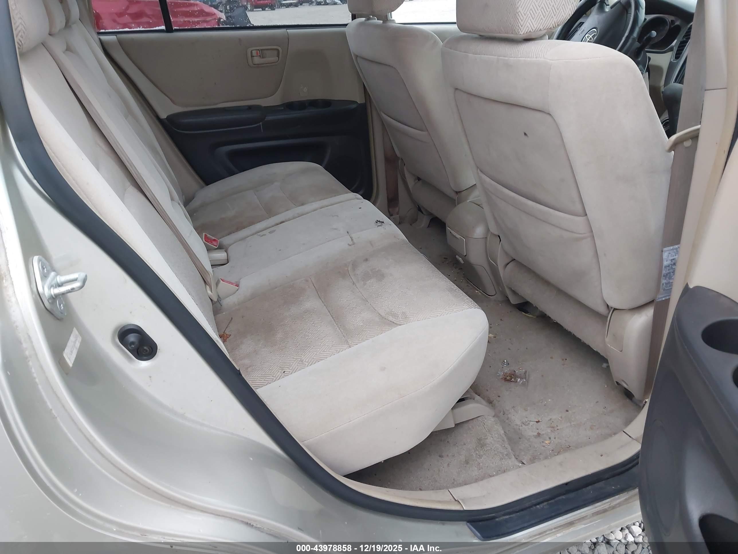 TOYOTA HIGHLANDER image 8