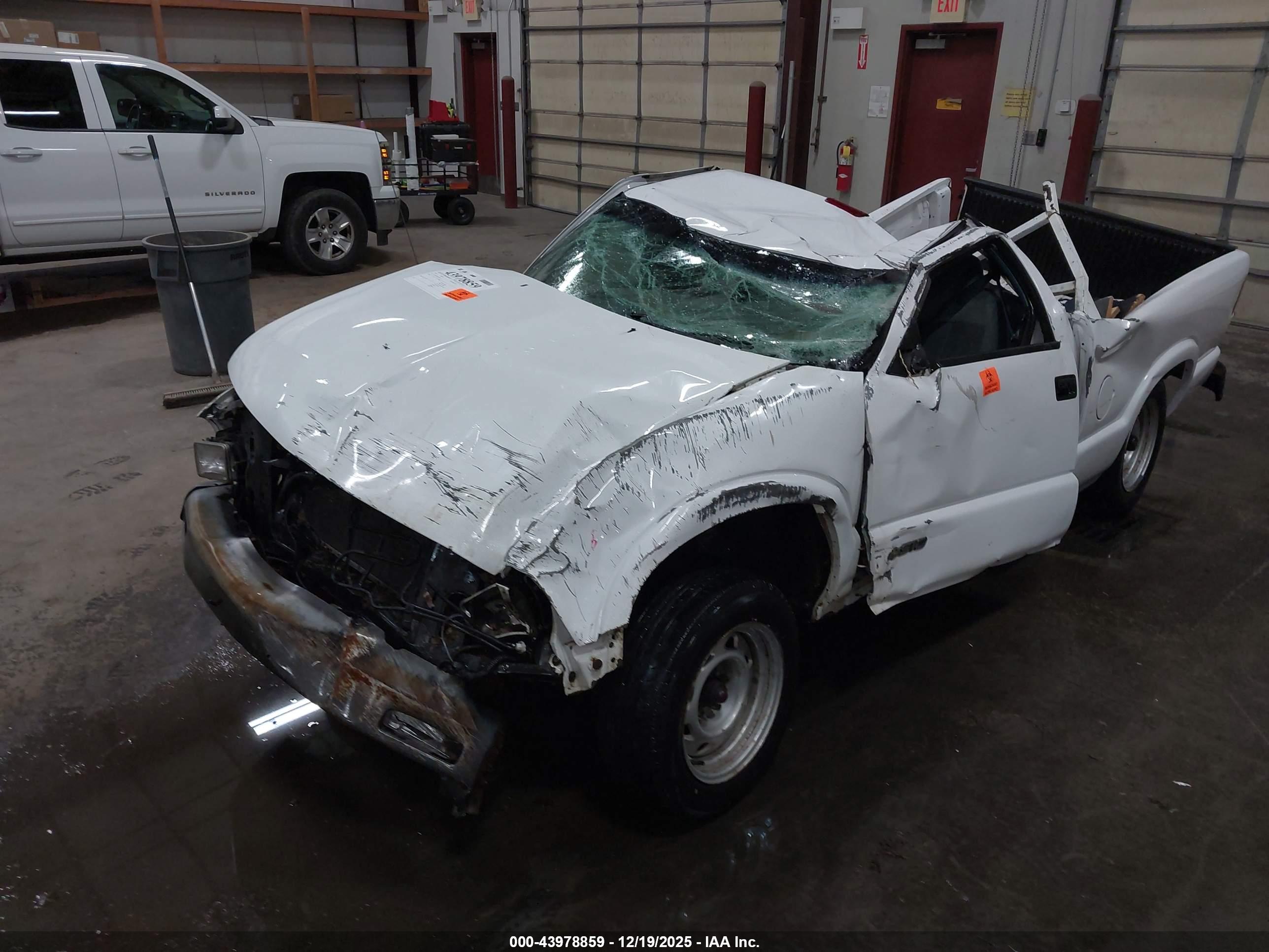 CHEVROLET S image 6