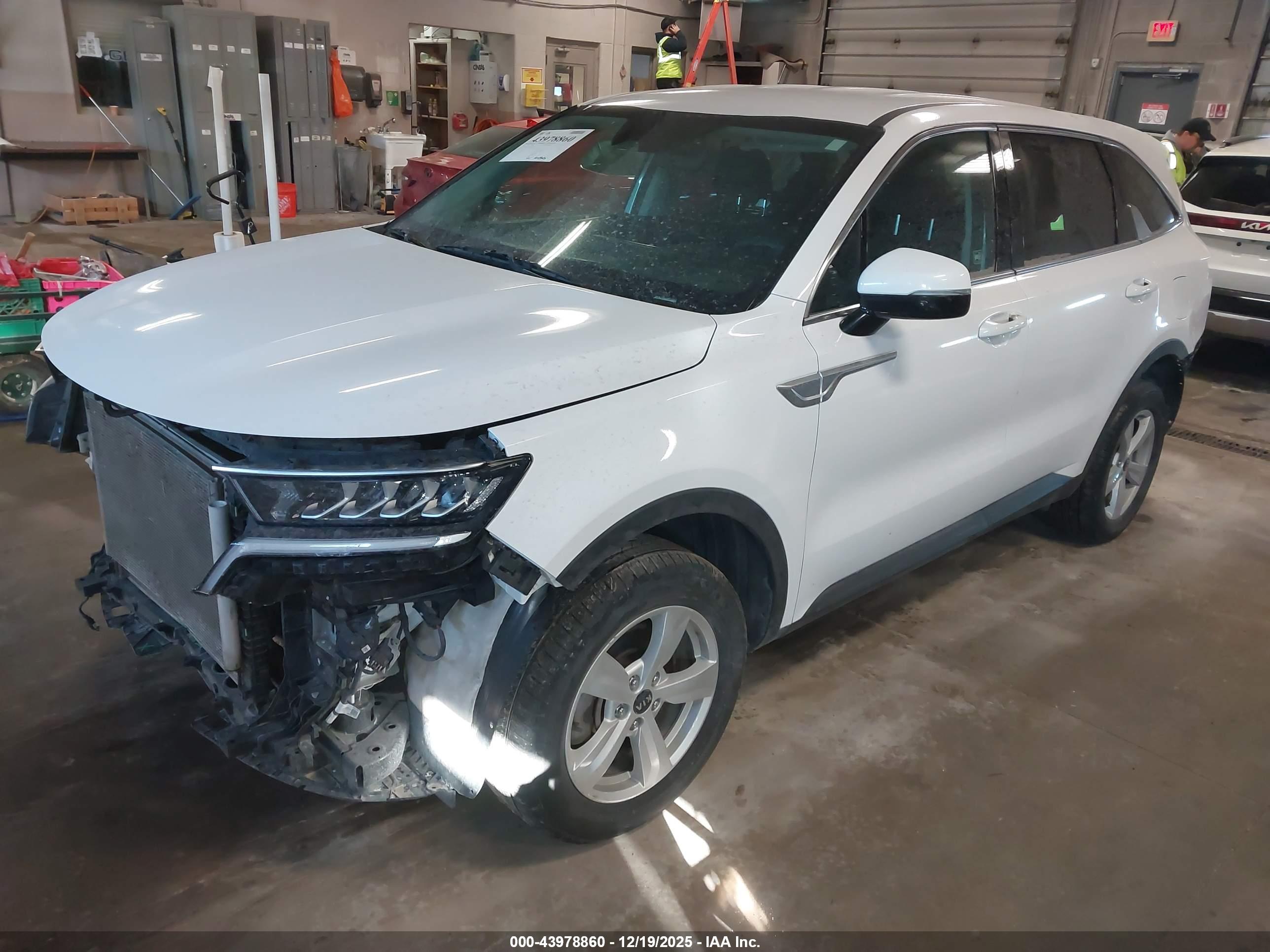 KIA SORENTO image 2