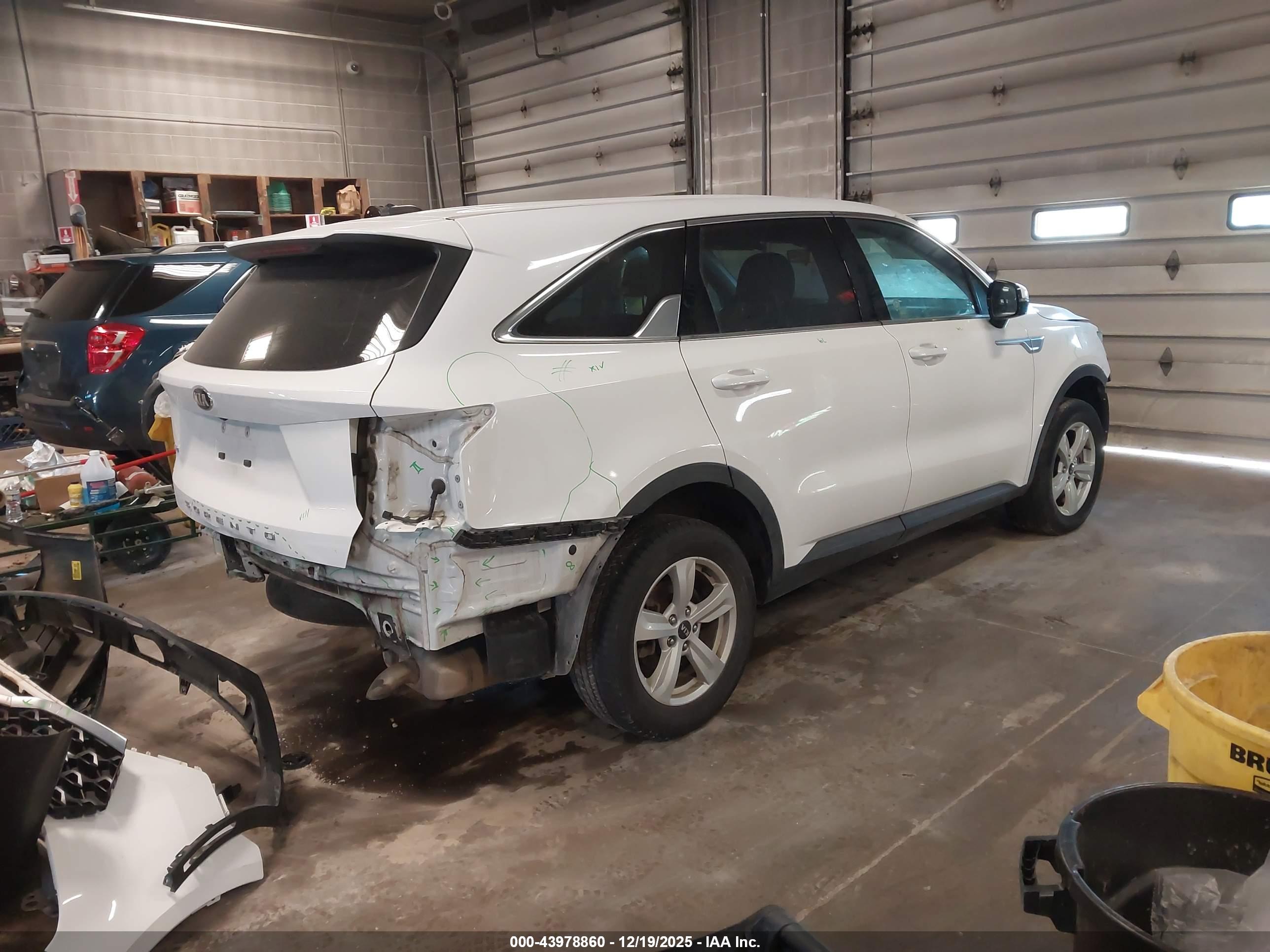 KIA SORENTO image 4
