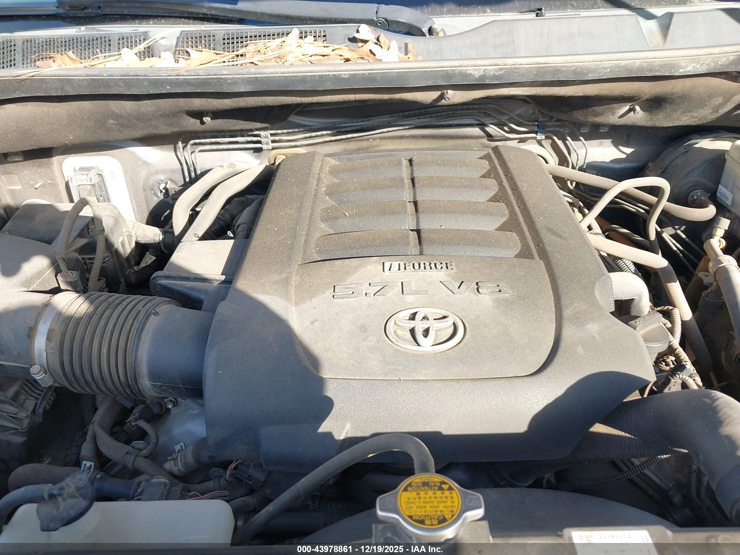 TOYOTA TUNDRA image 10