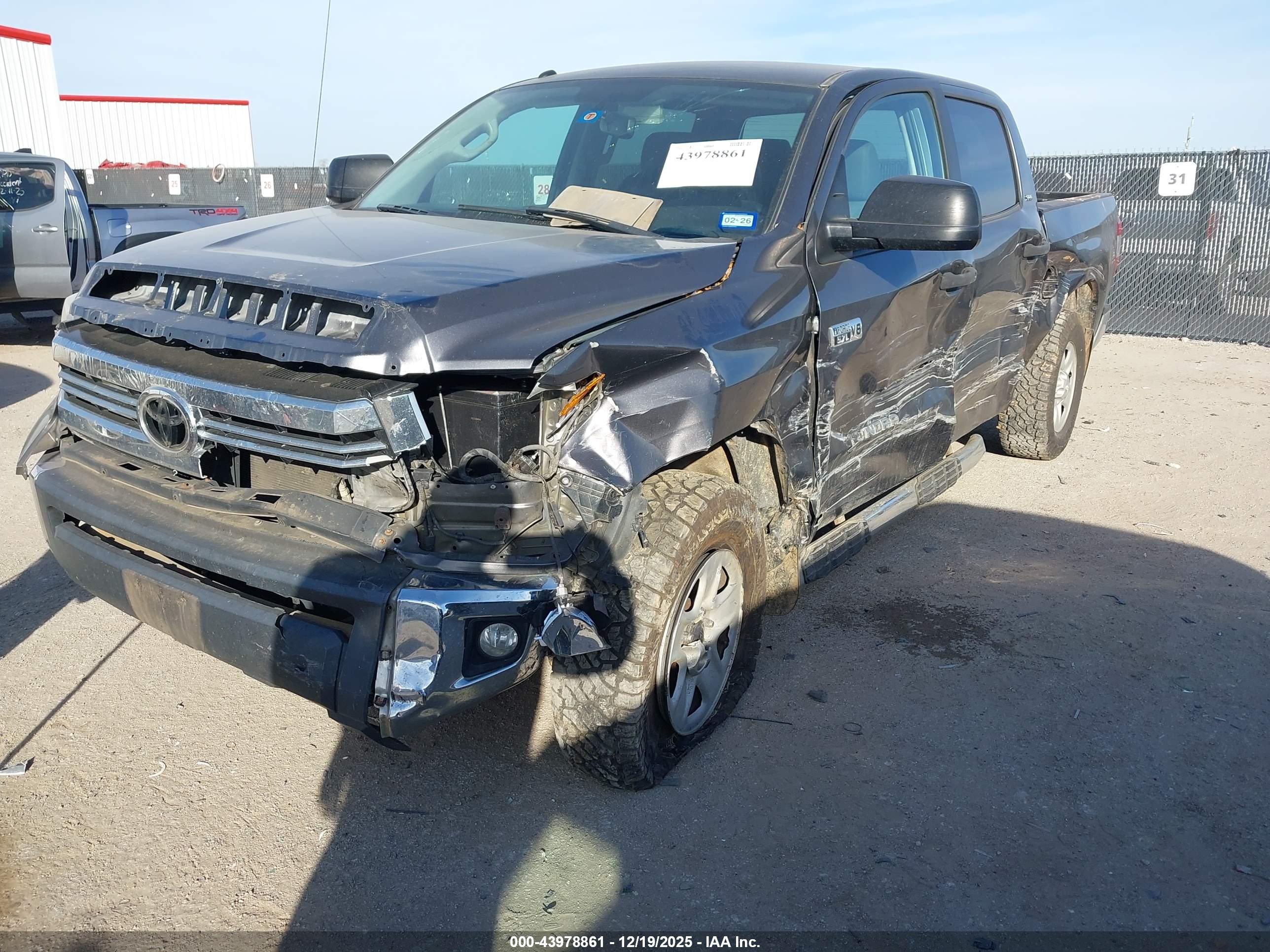 TOYOTA TUNDRA image 2