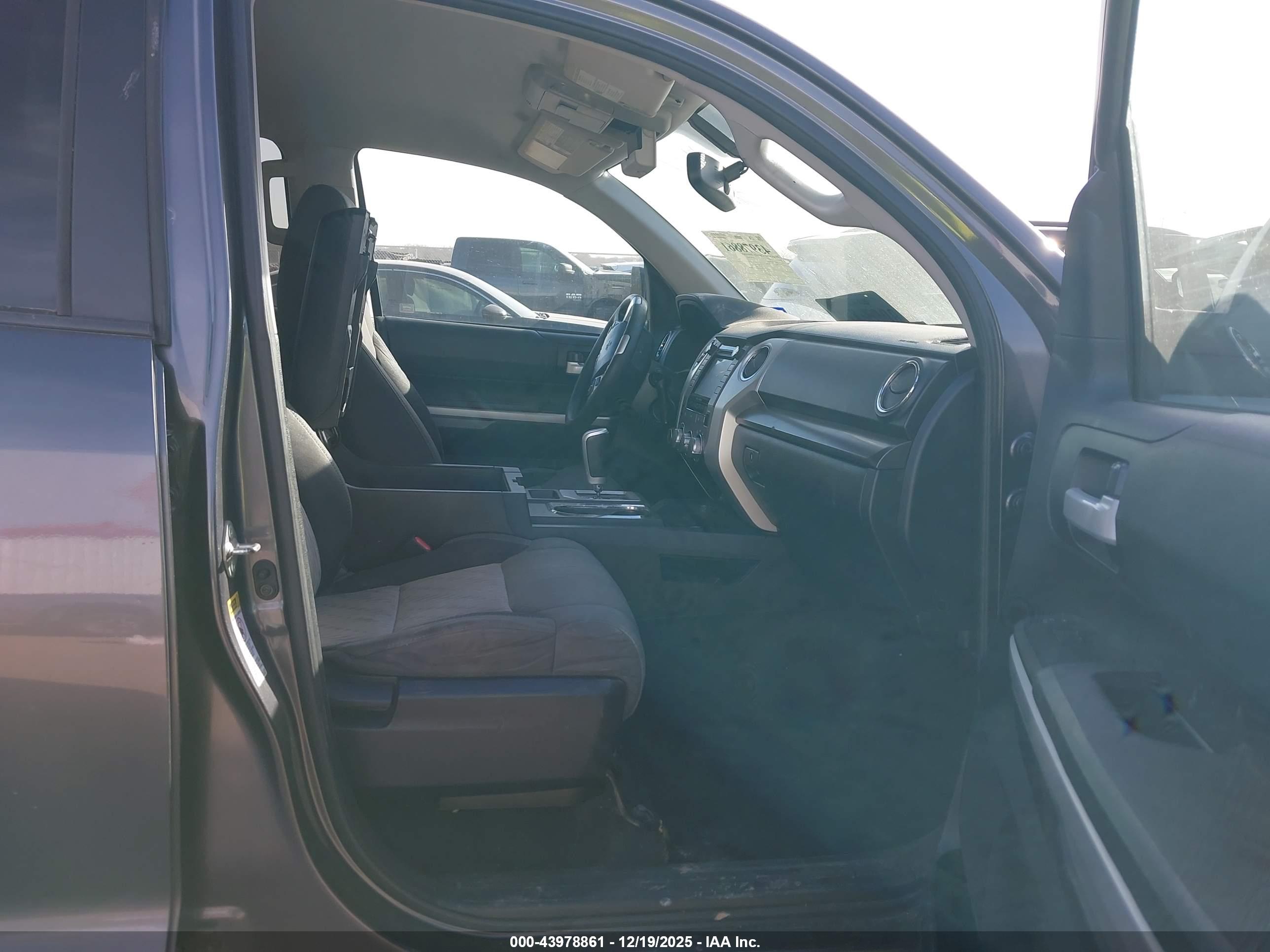 TOYOTA TUNDRA image 5
