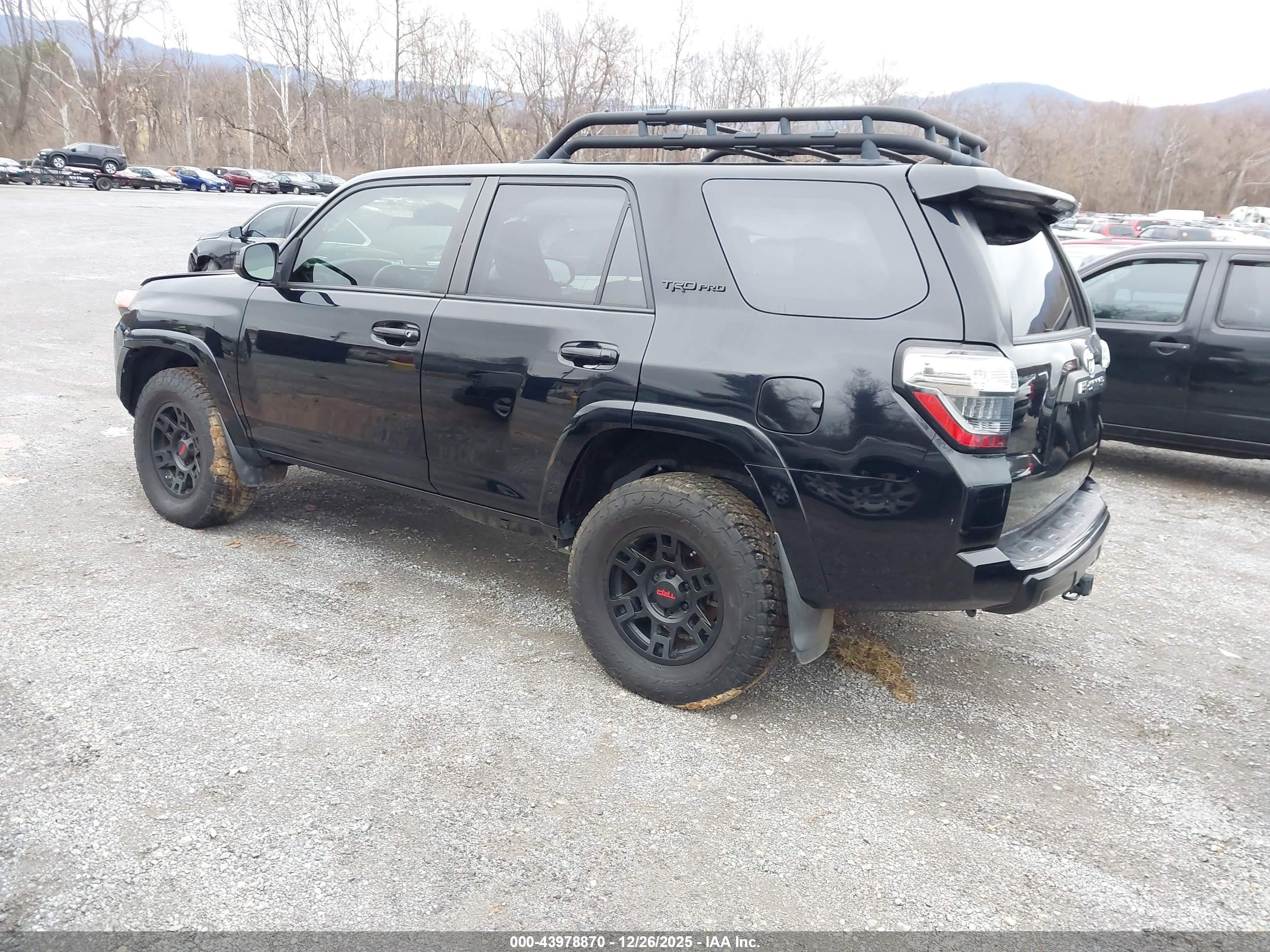 TOYOTA 4RUNNER image 3