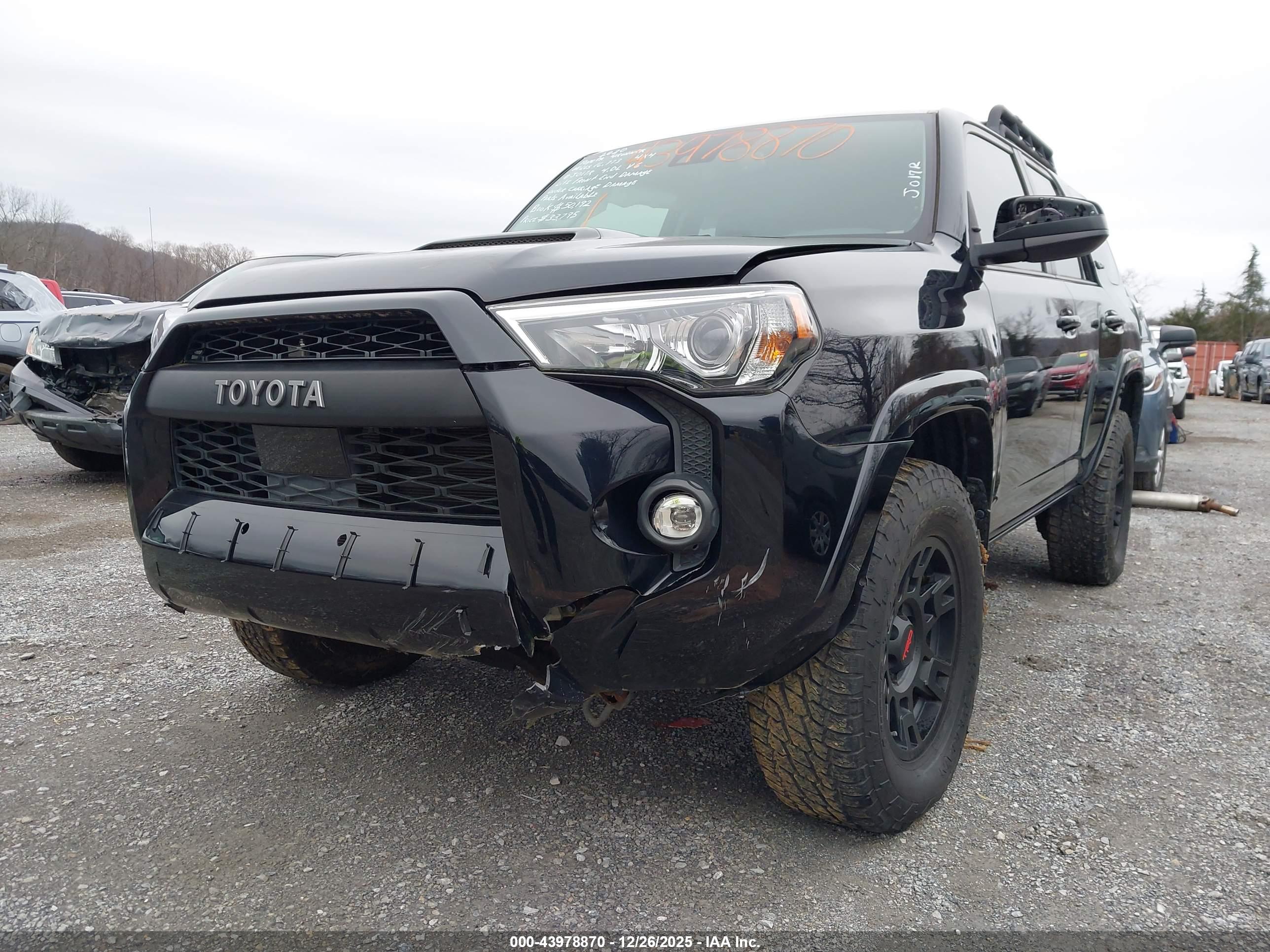 TOYOTA 4RUNNER image 6