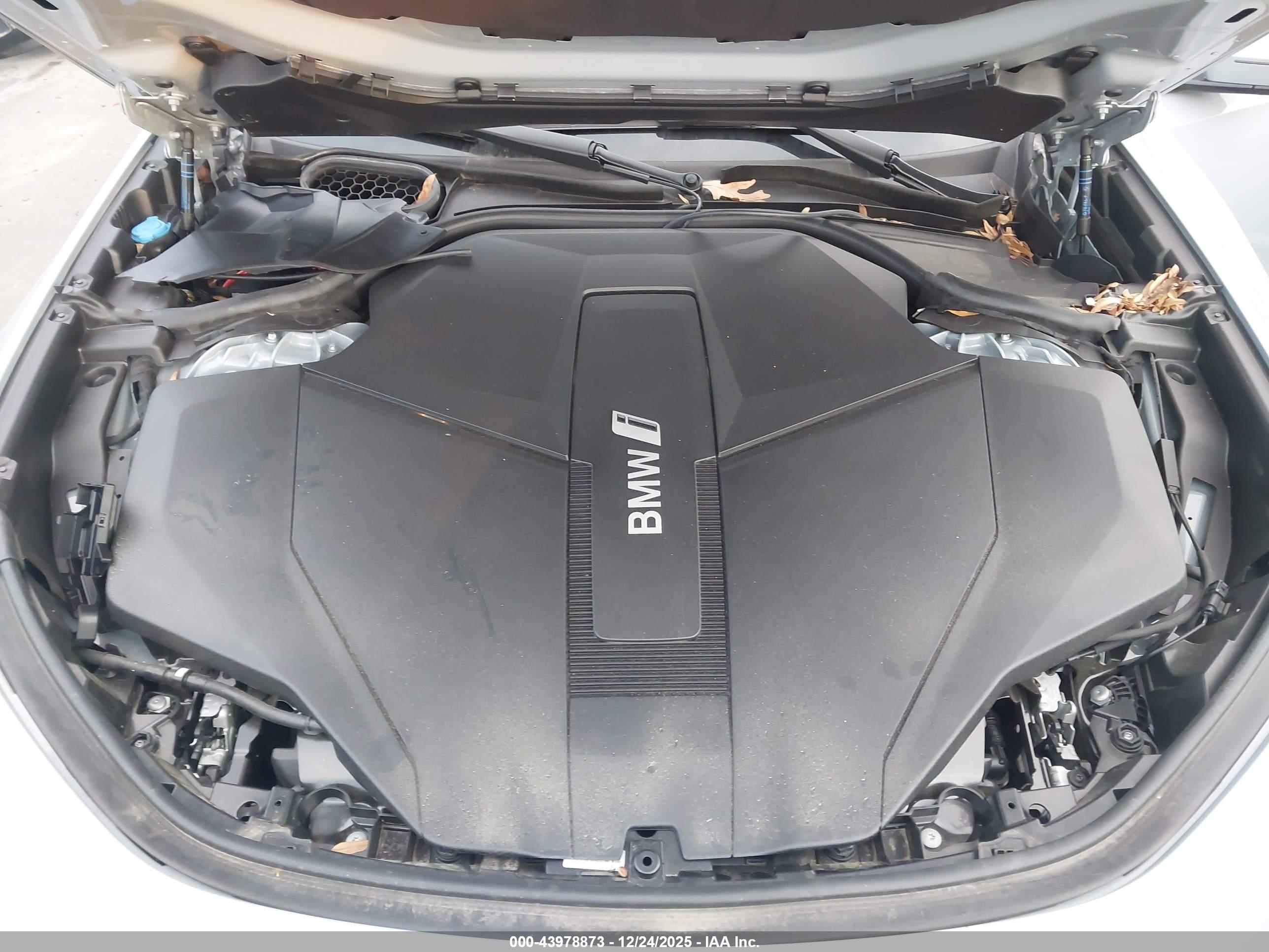 BMW I7 image 10