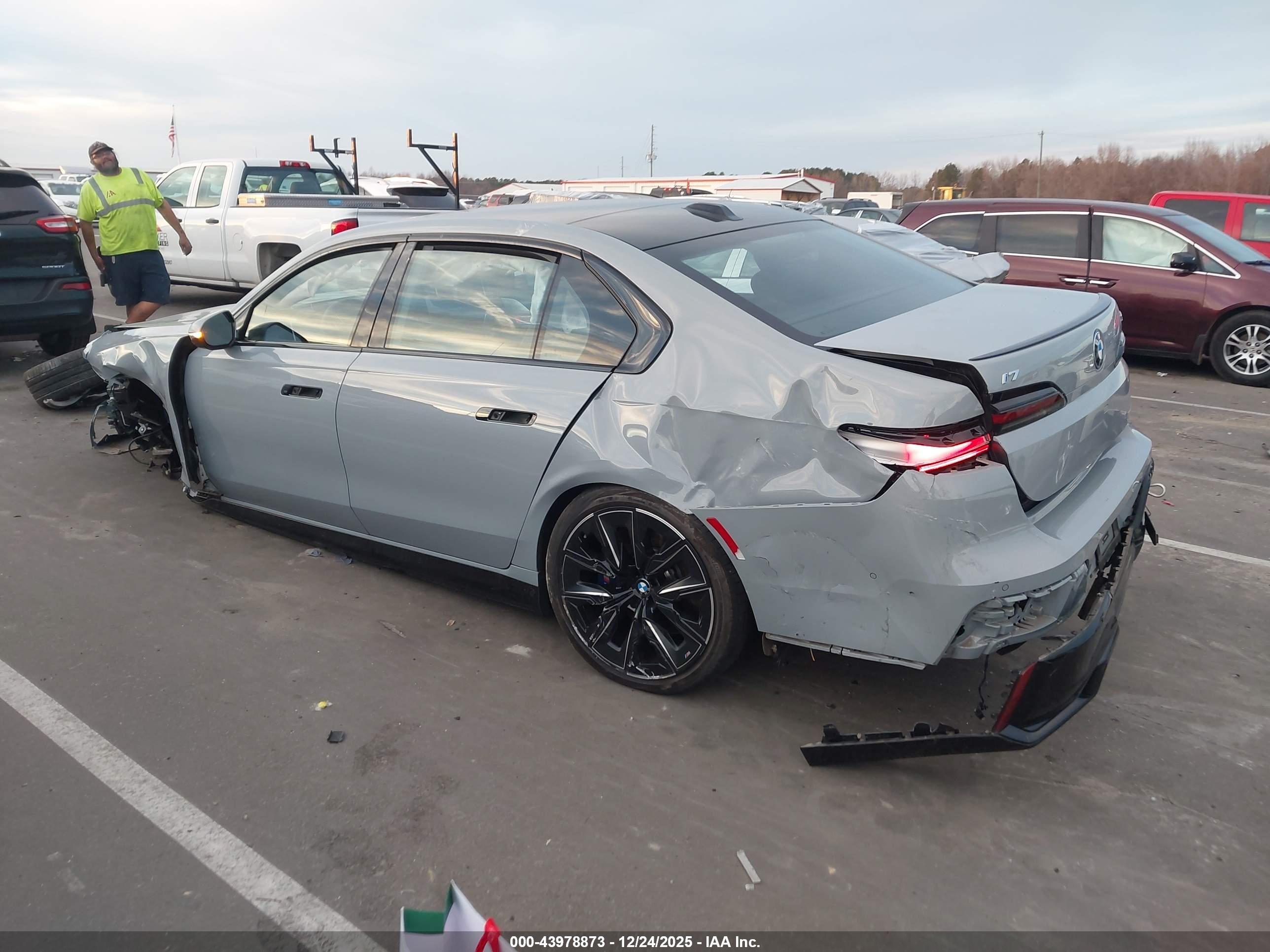 BMW I7 image 3