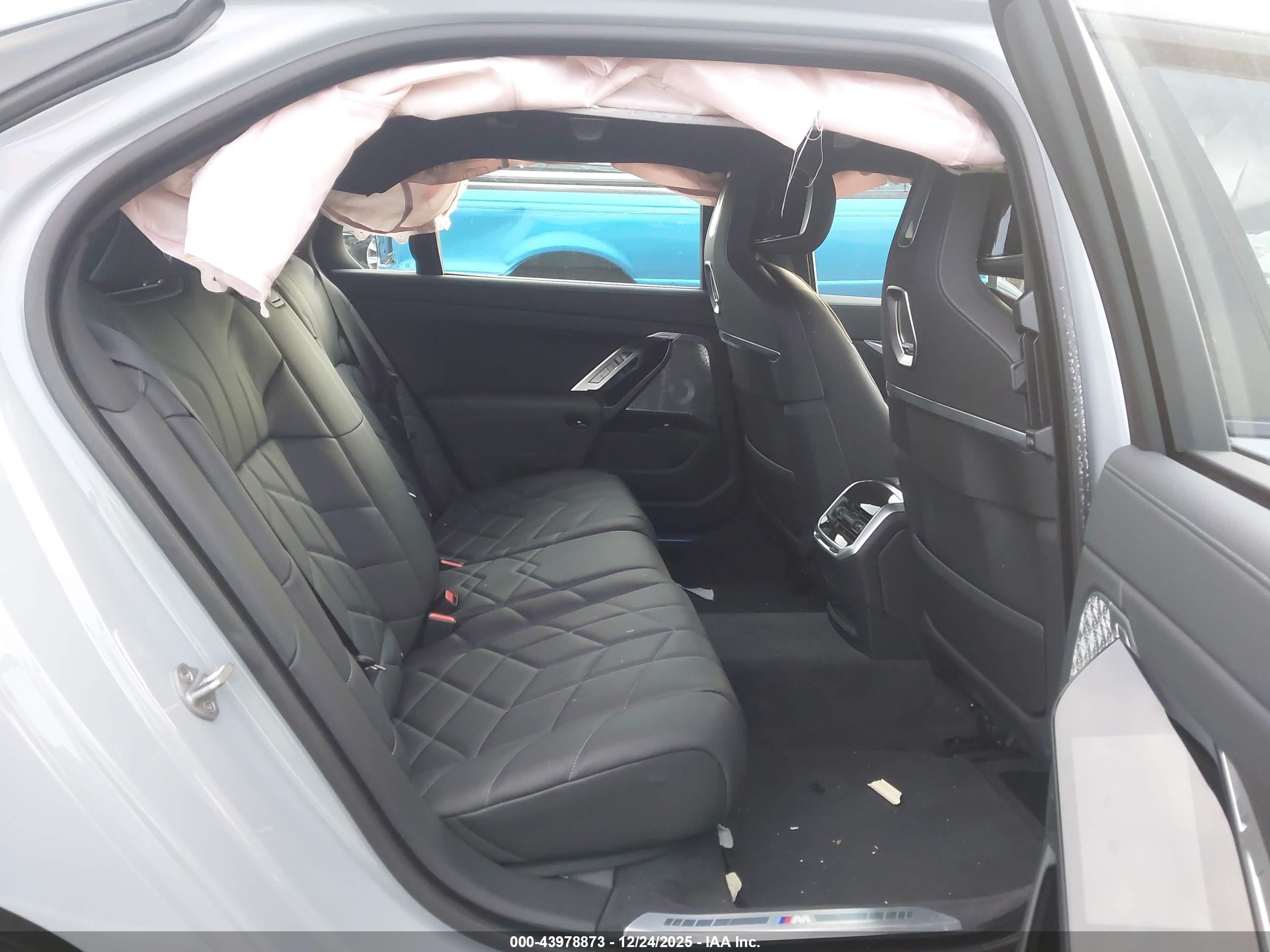 BMW I7 image 8