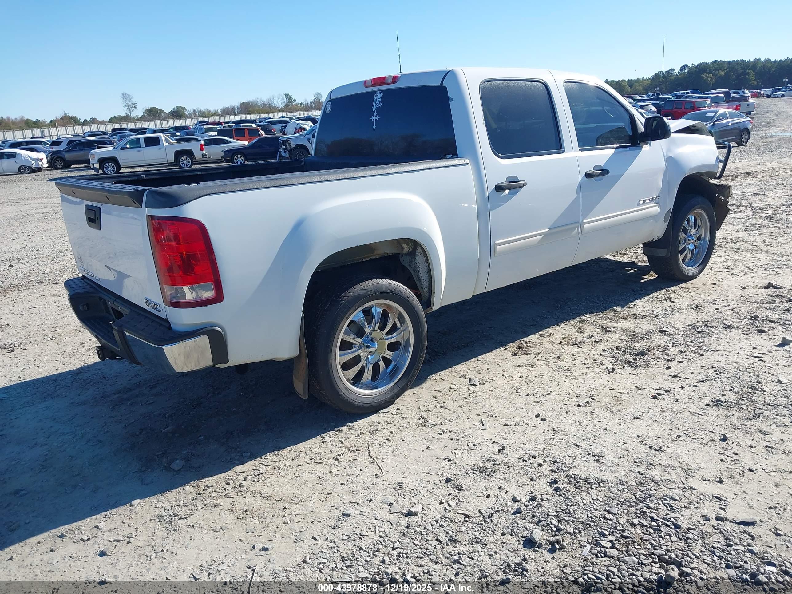 GMC SIERRA image 4