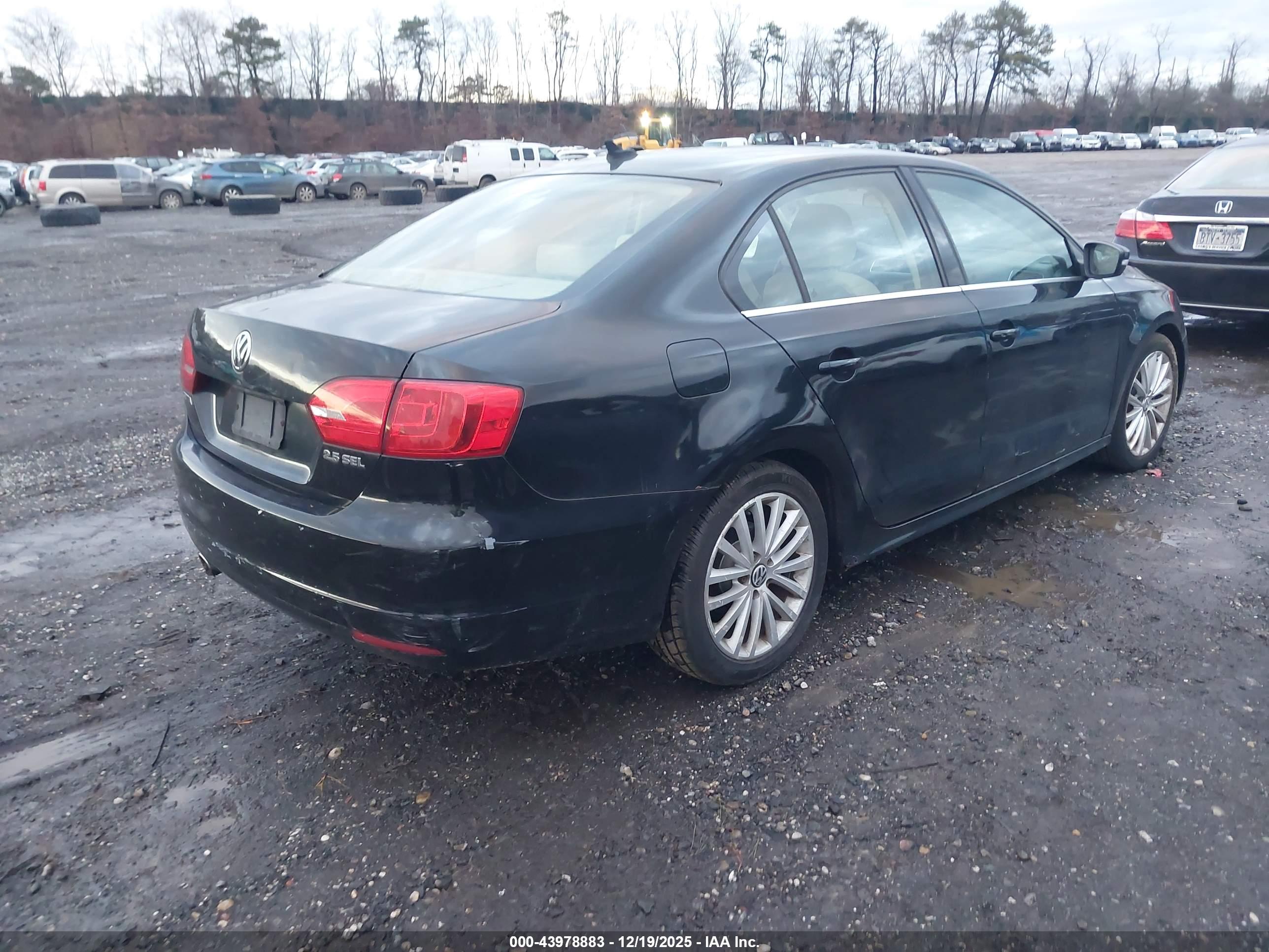 VOLKSWAGEN JETTA image 4