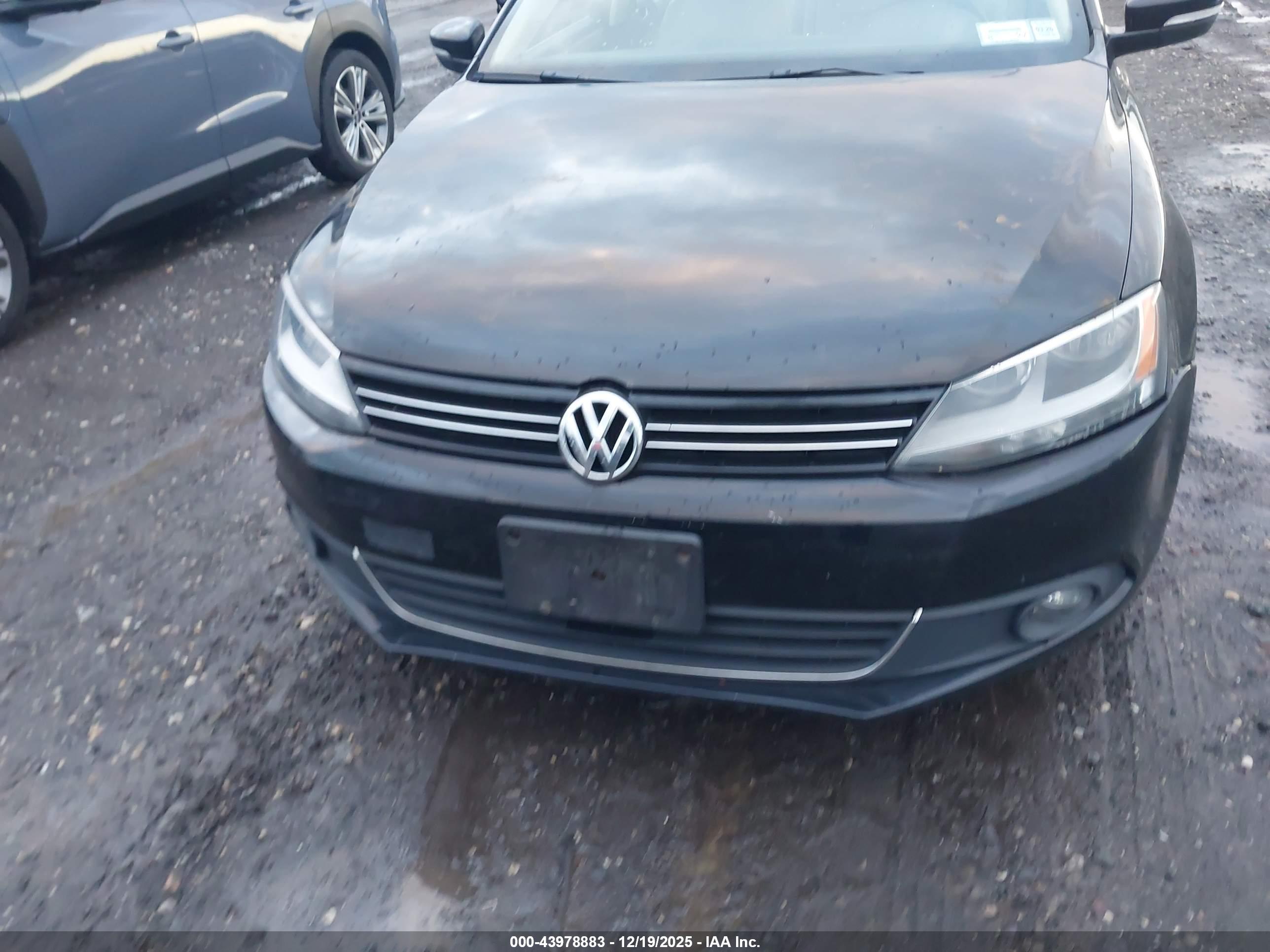 VOLKSWAGEN JETTA image 6
