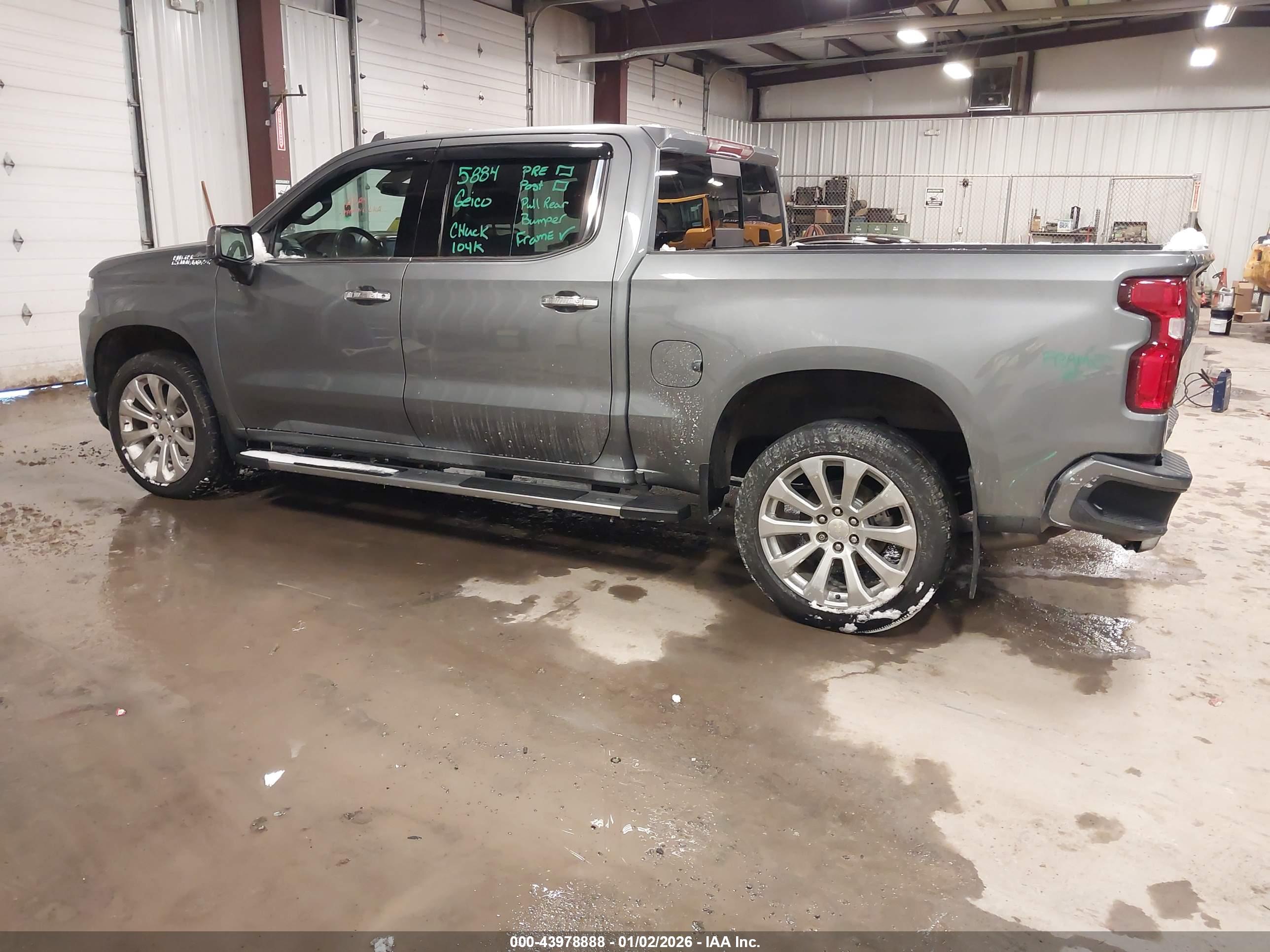 CHEVROLET SILVERADO image 3