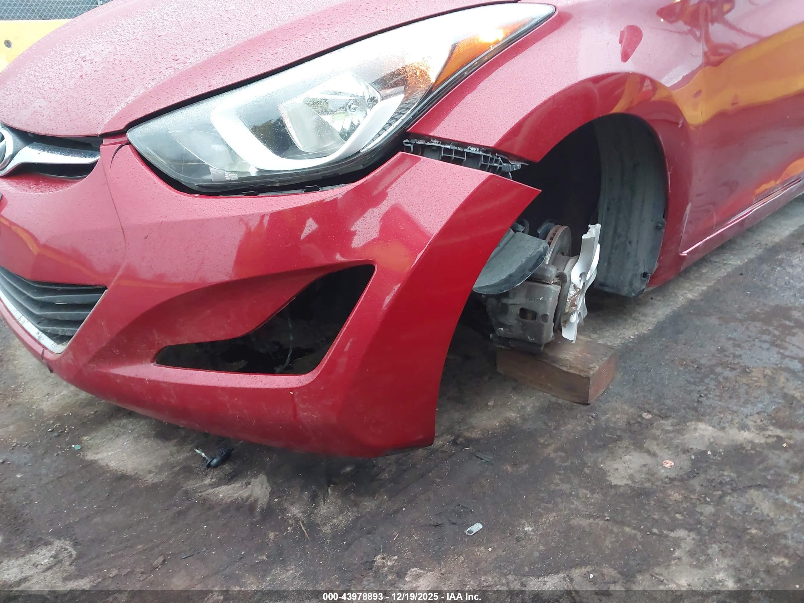HYUNDAI ELANTRA image 6