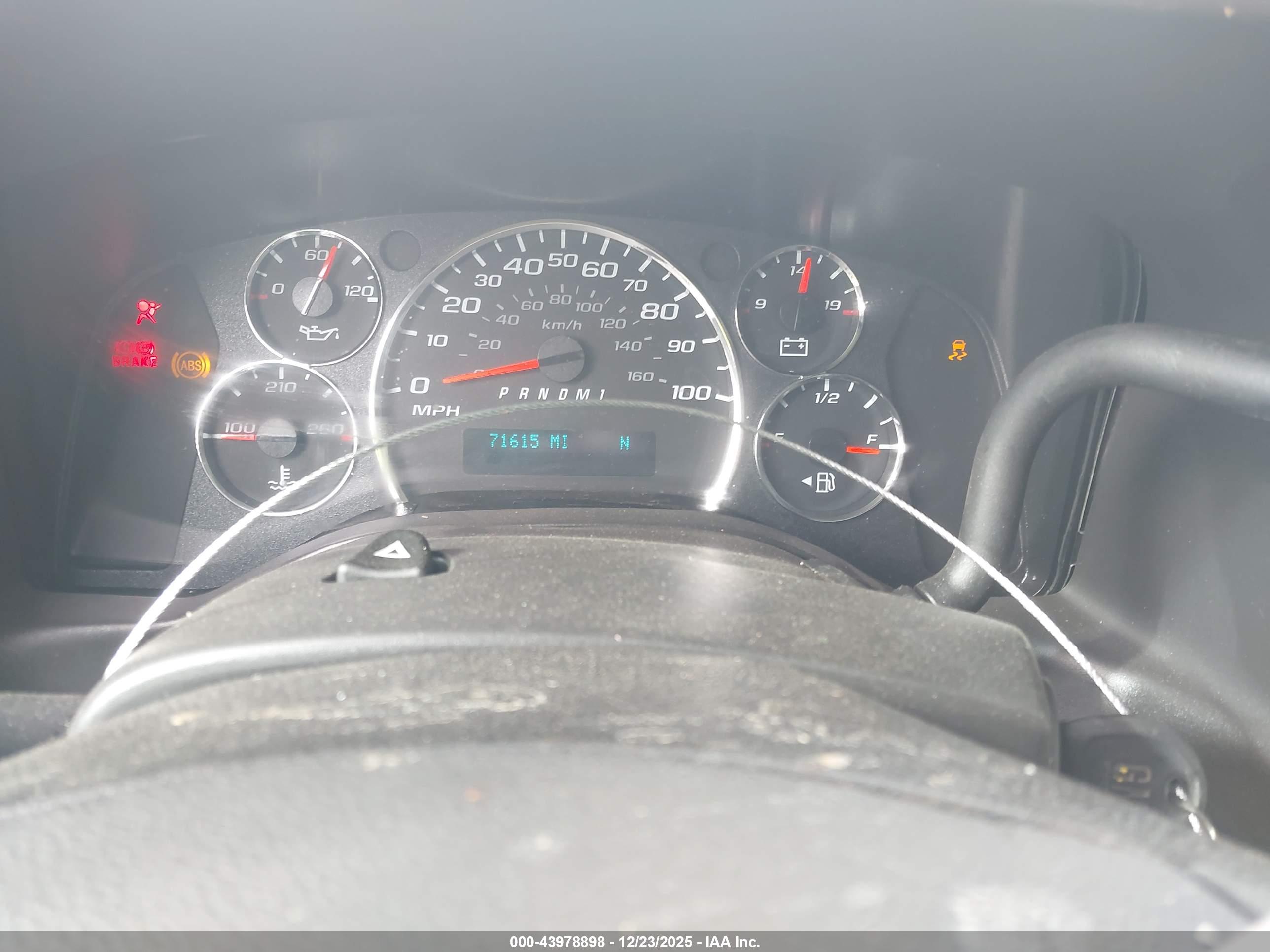 CHEVROLET EXPRESS image 7