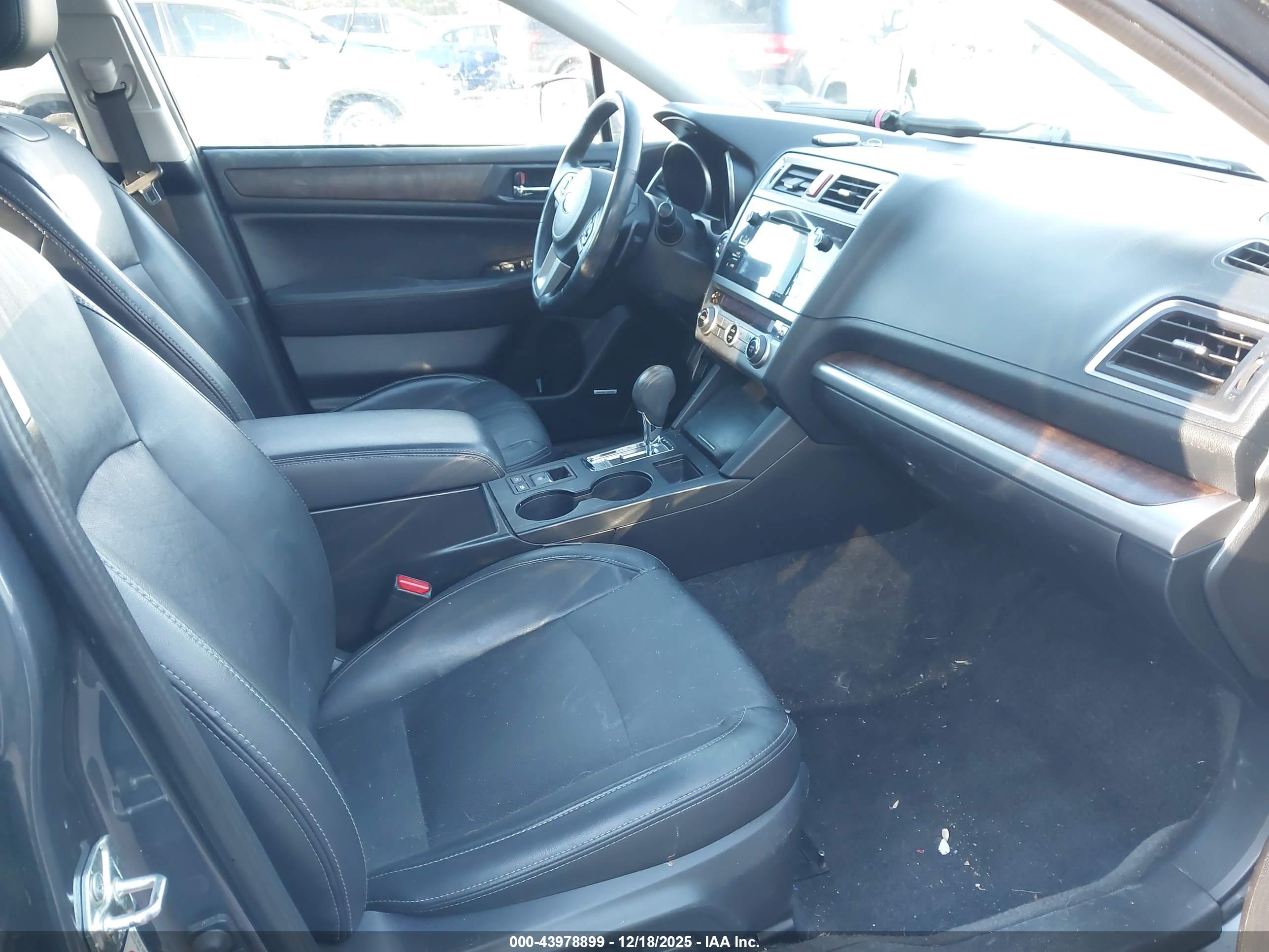 SUBARU OUTBACK image 5