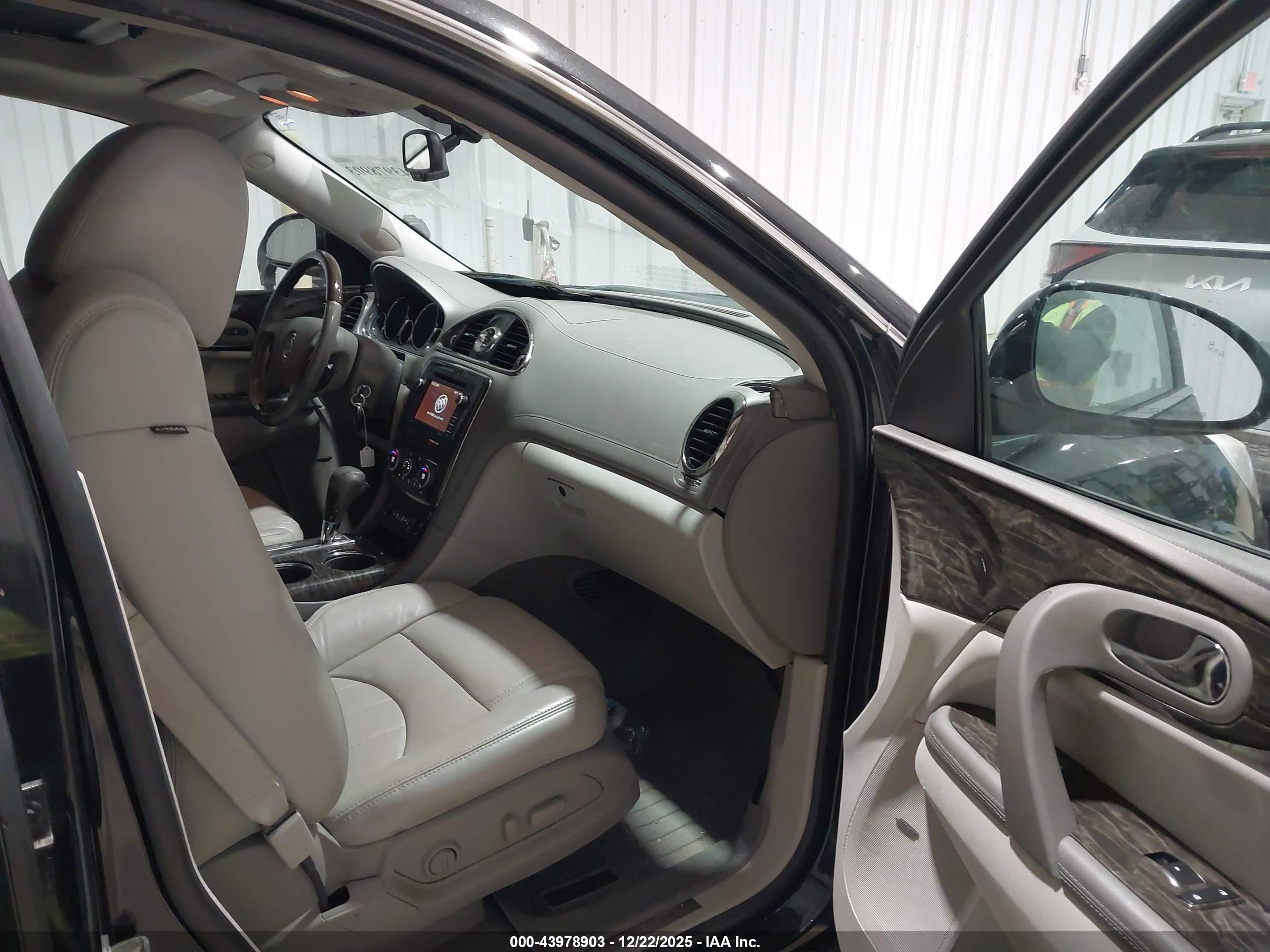 BUICK ENCLAVE image 5