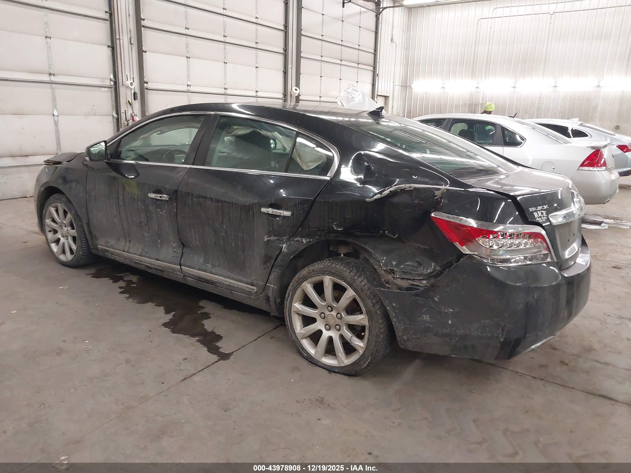 BUICK LACROSSE image 3
