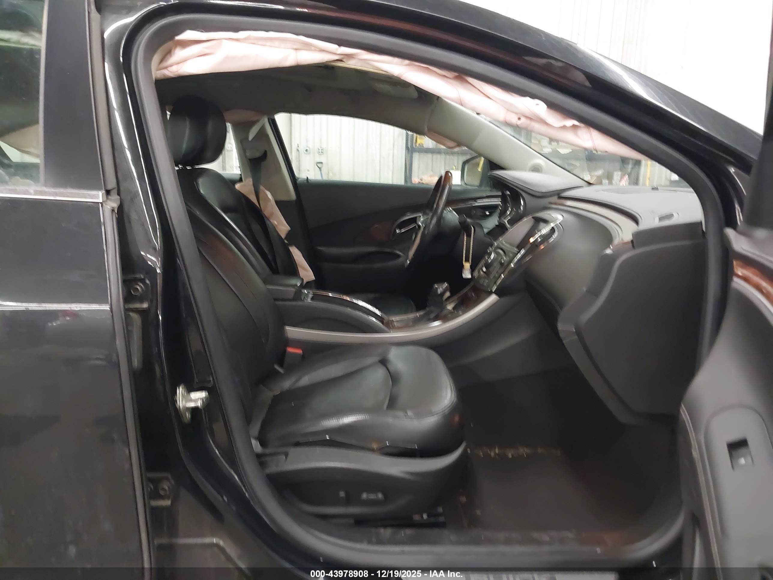 BUICK LACROSSE image 5