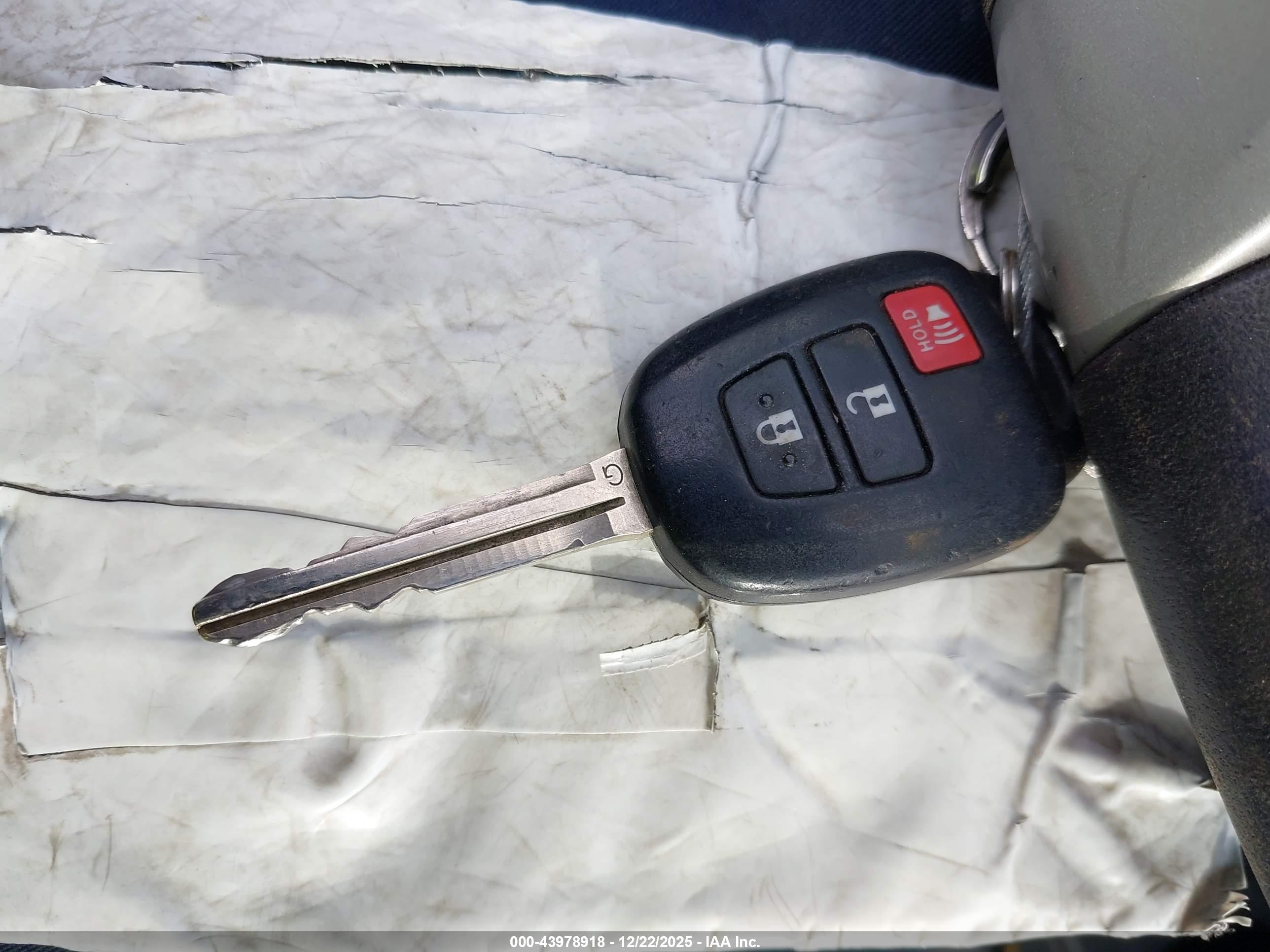 TOYOTA PRIUS image 11
