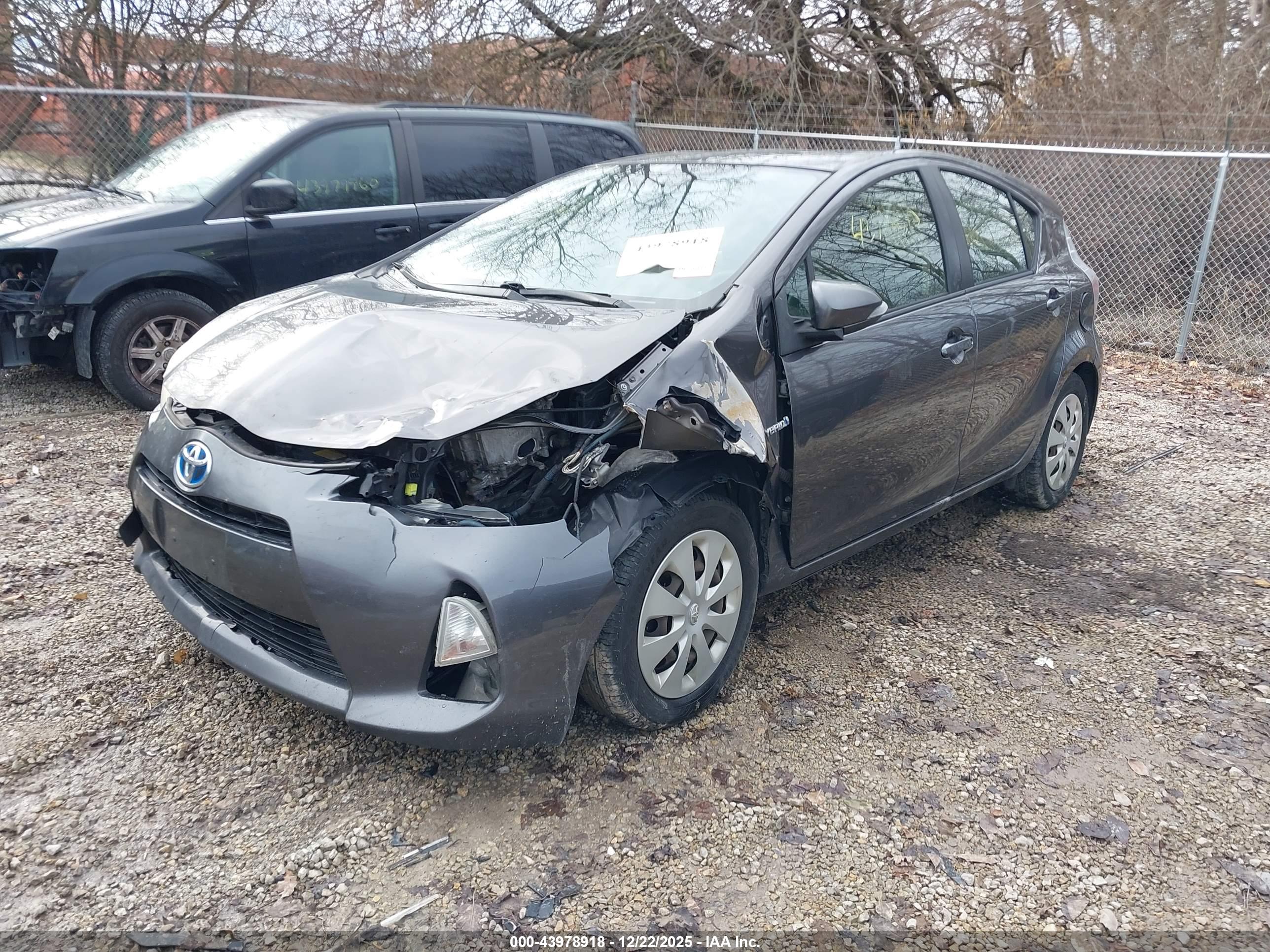 TOYOTA PRIUS image 2