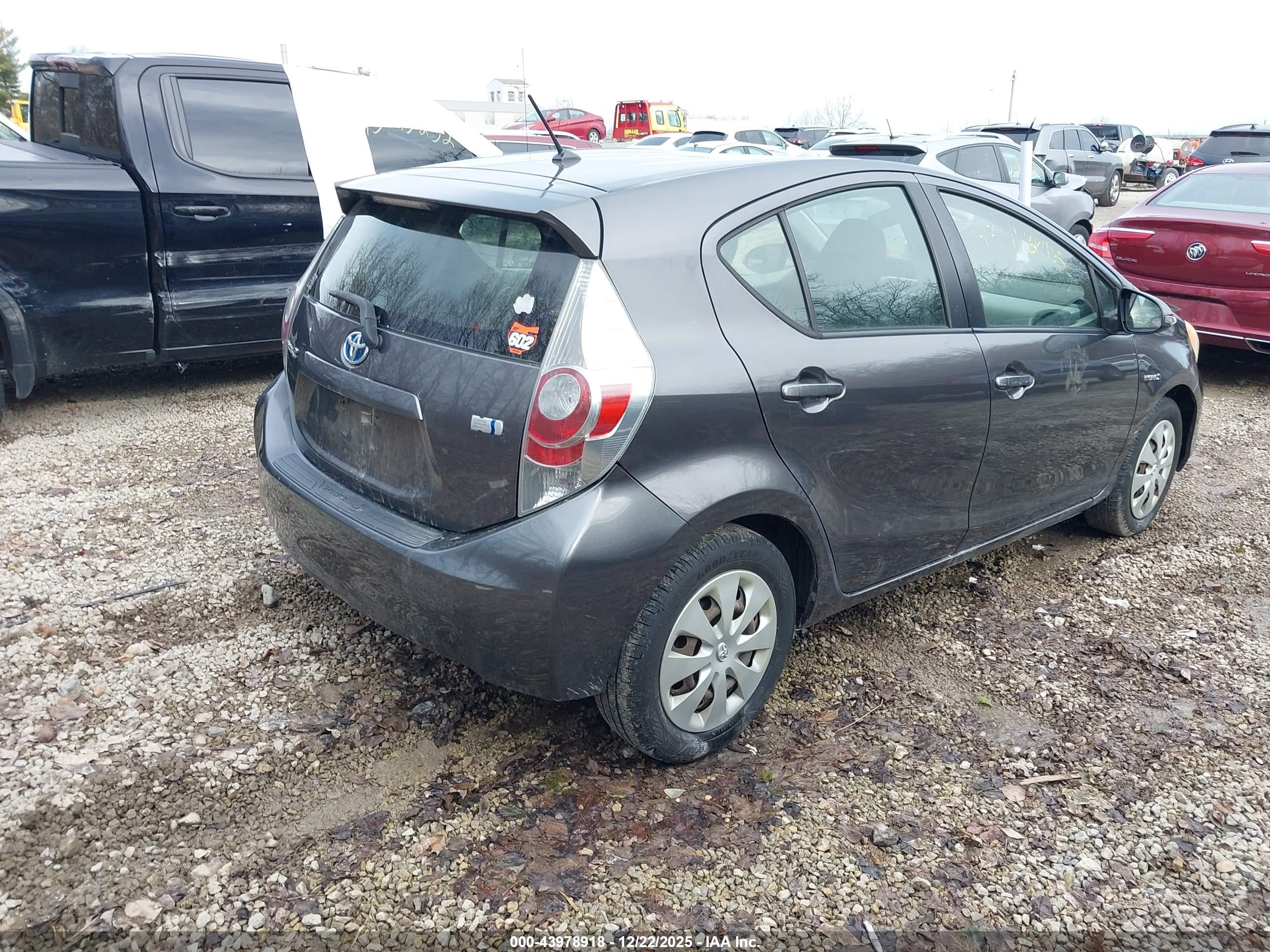 TOYOTA PRIUS image 4
