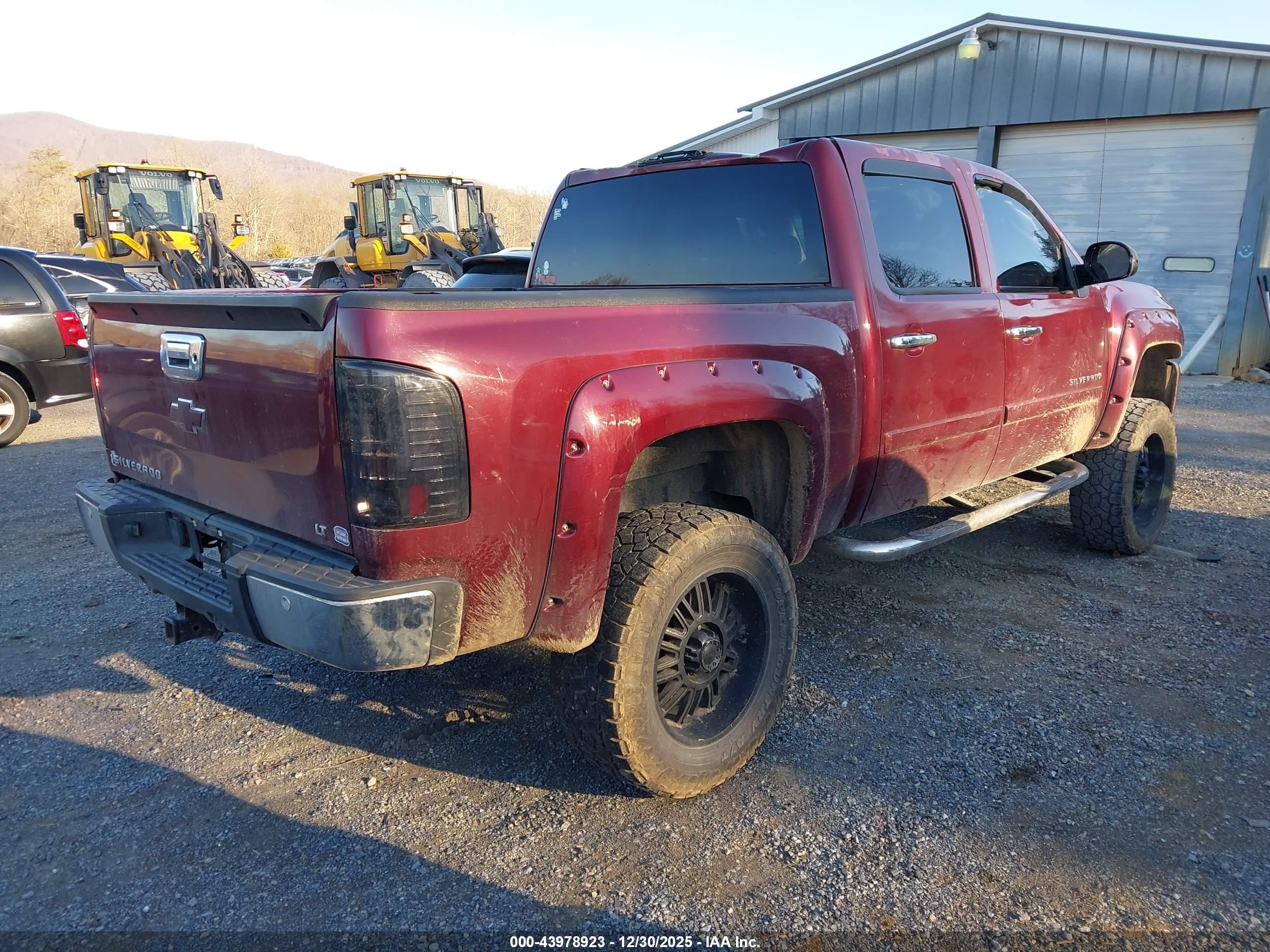 CHEVROLET SILVERADO image 4