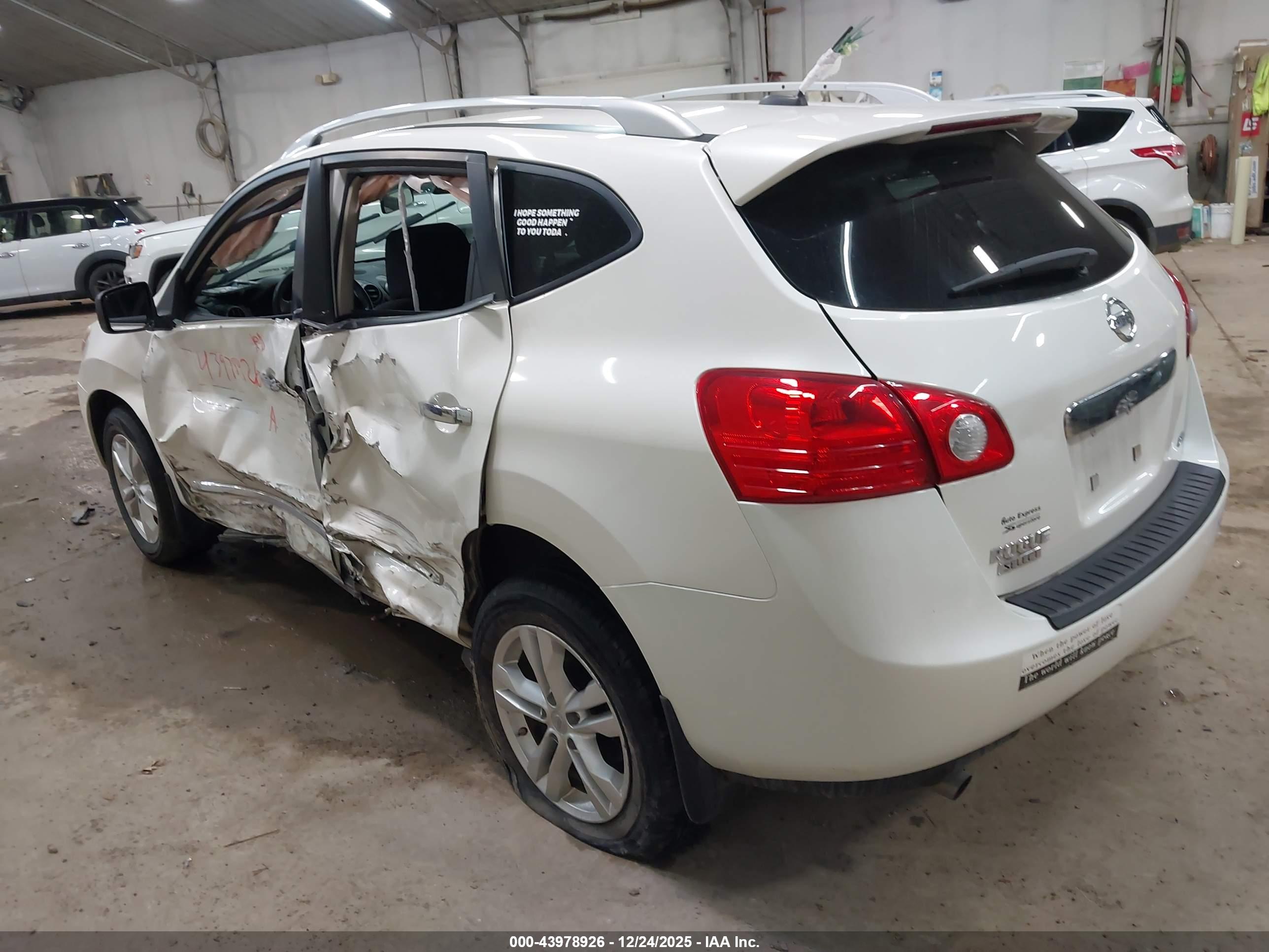 NISSAN ROGUE image 3