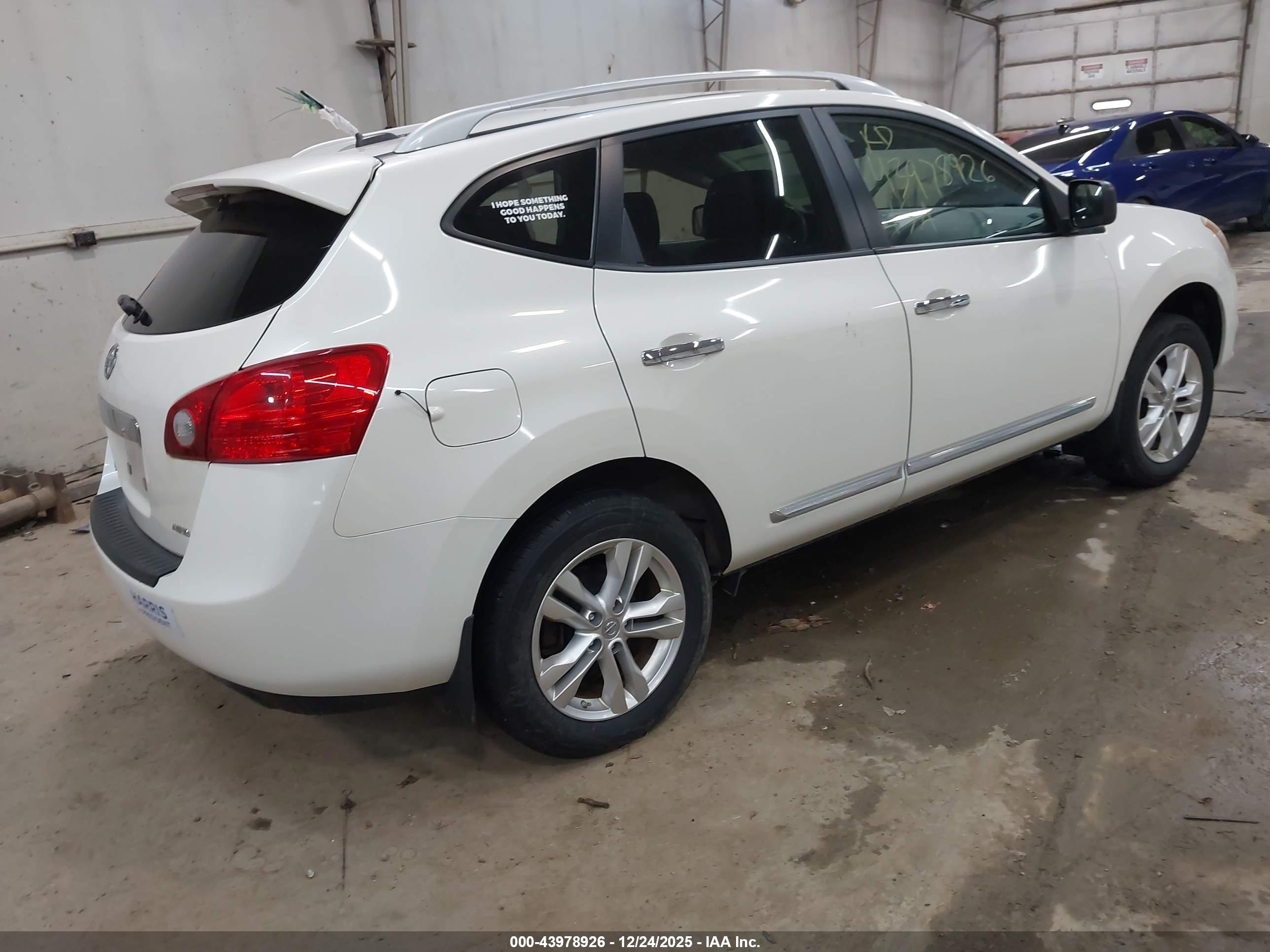 NISSAN ROGUE image 4
