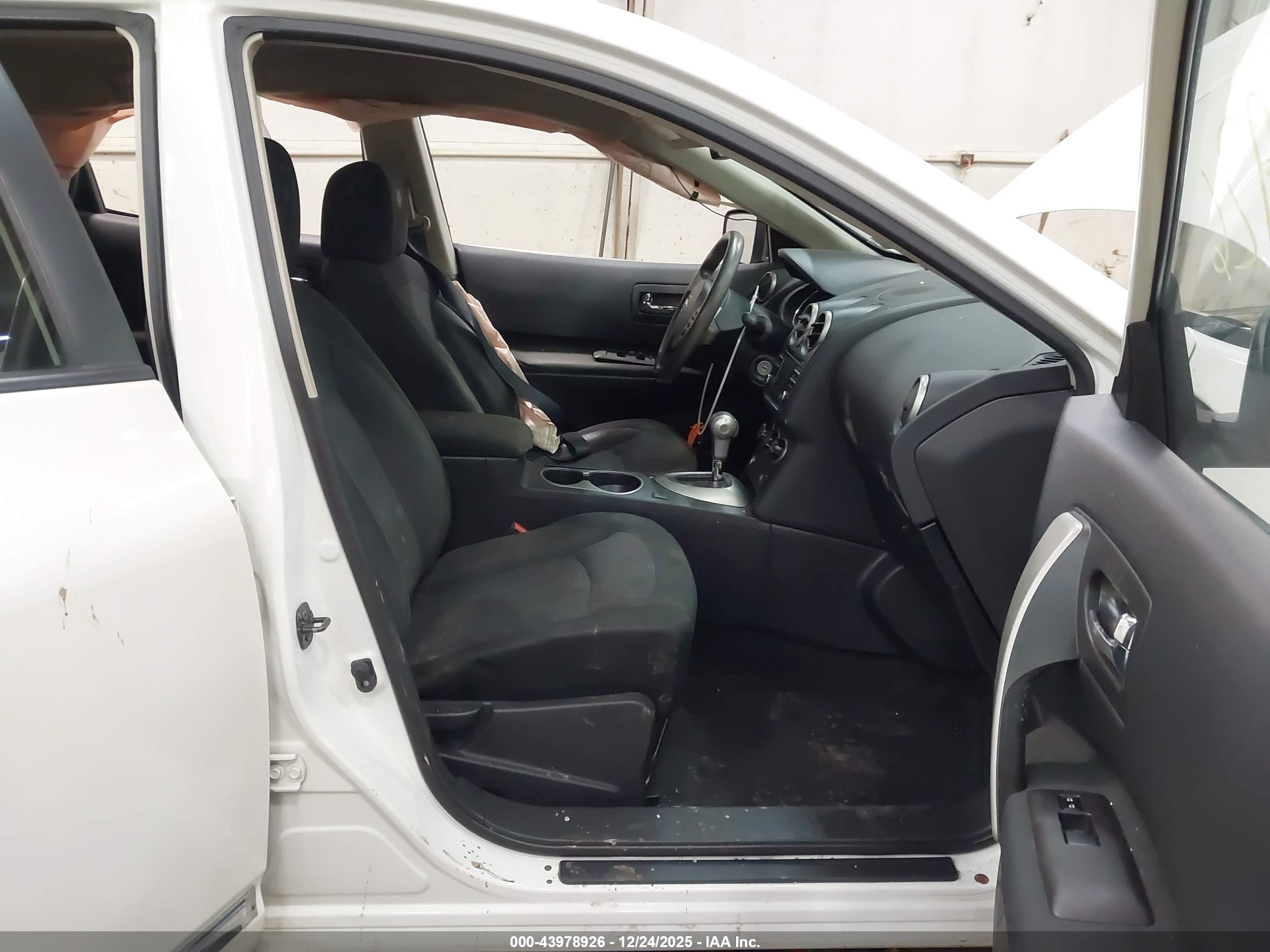 NISSAN ROGUE image 5