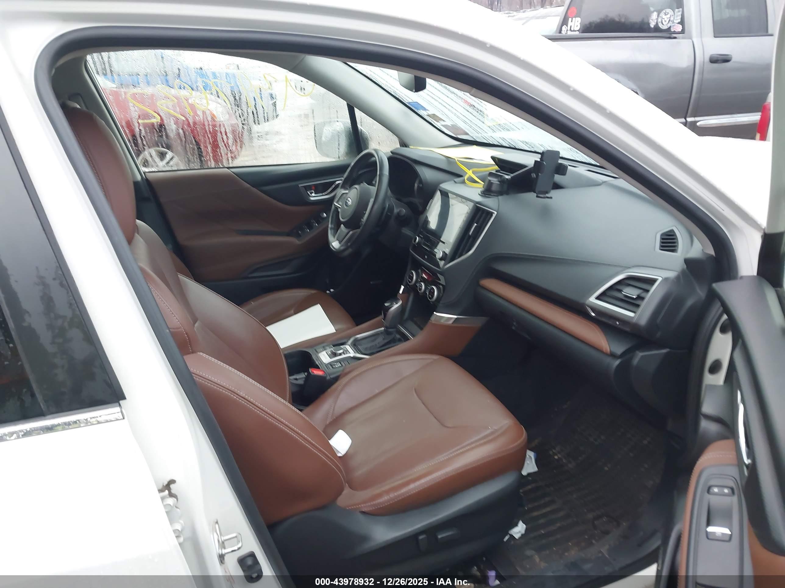 SUBARU FORESTER image 5