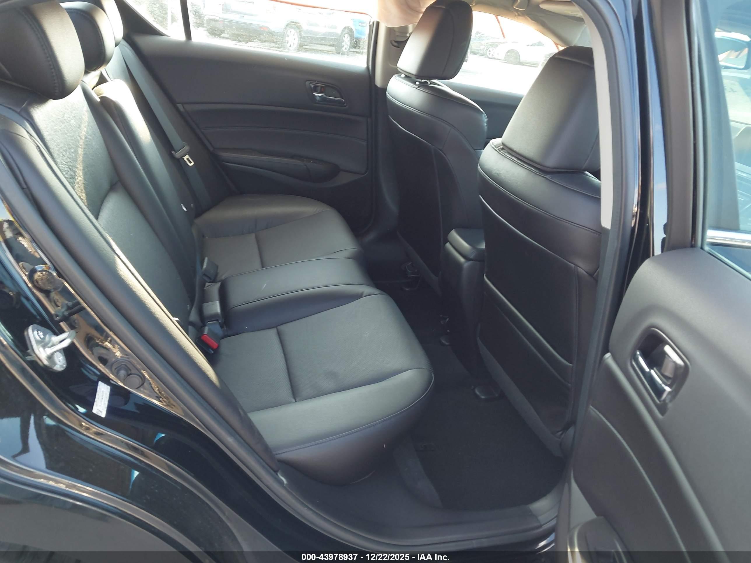 ACURA ILX image 8