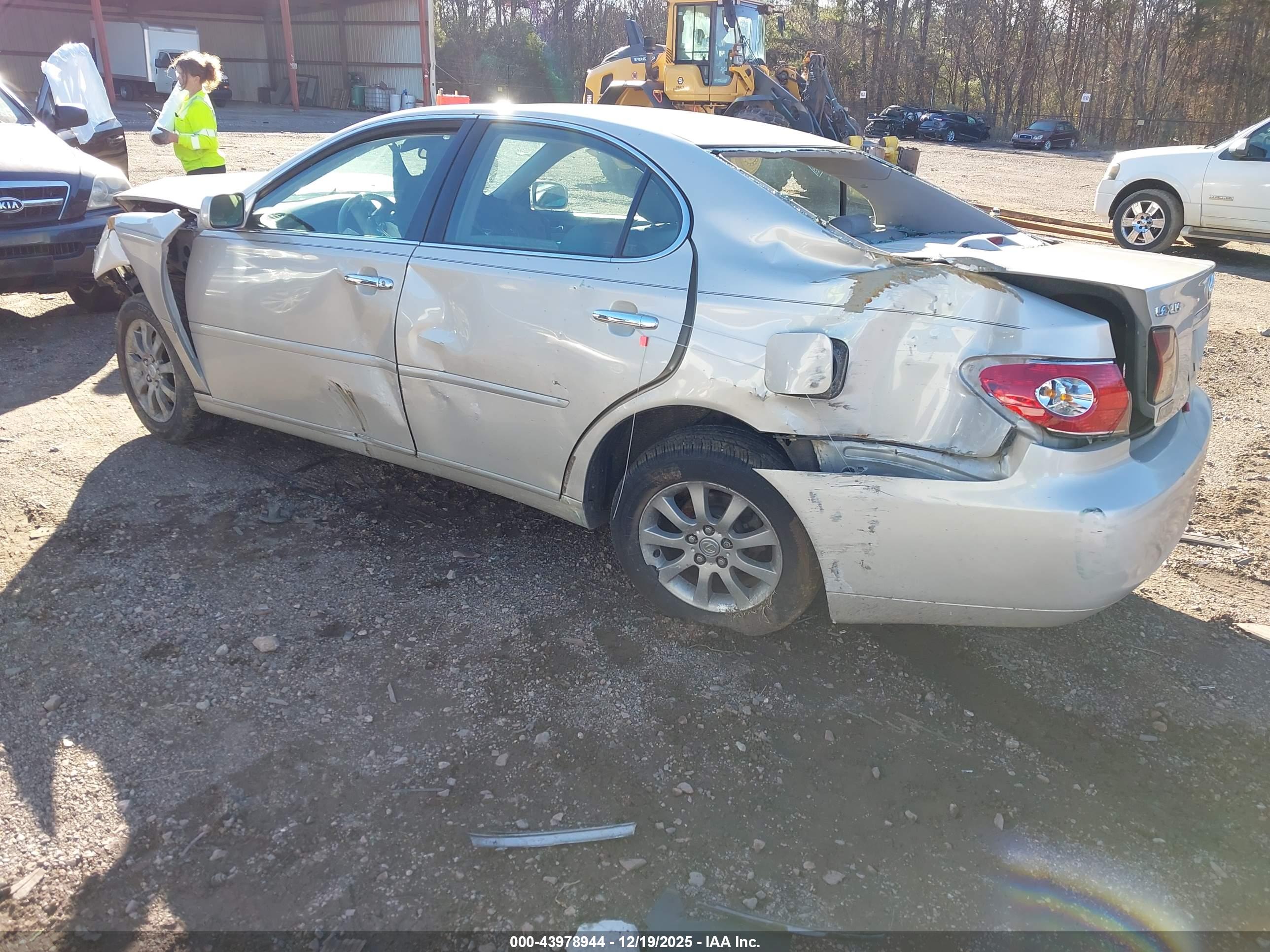 LEXUS ES image 3