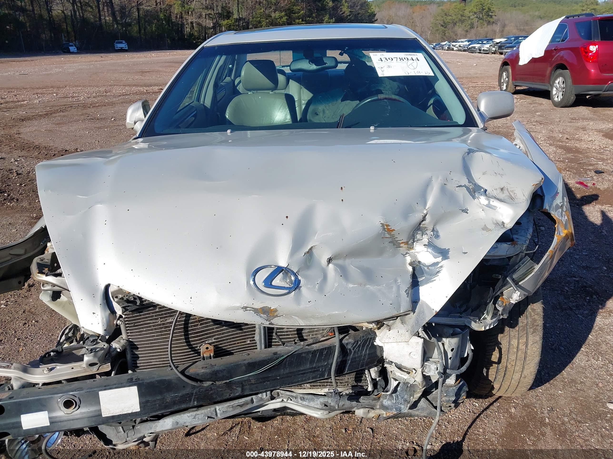 LEXUS ES image 6