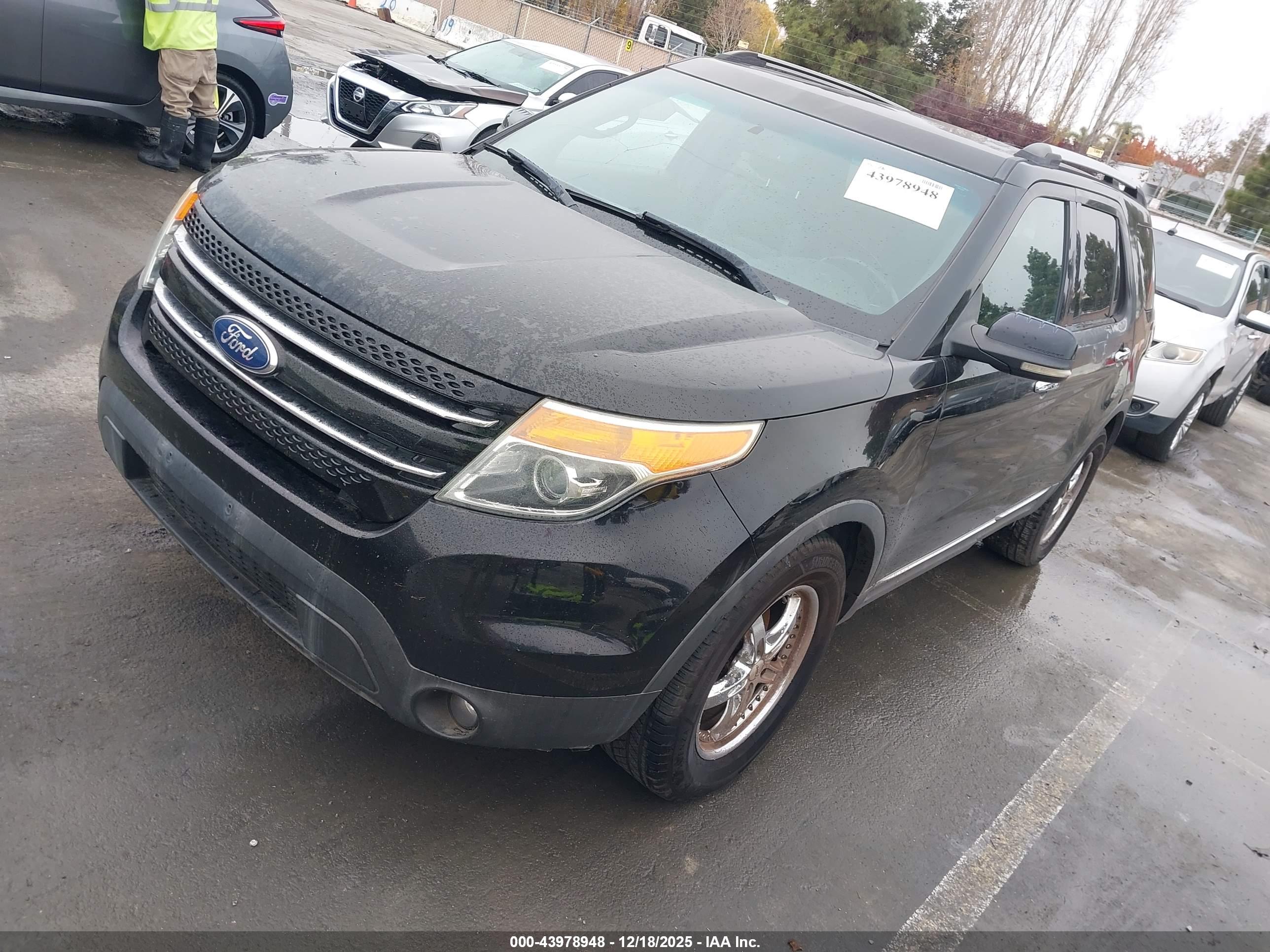 FORD EXPLORER image 2