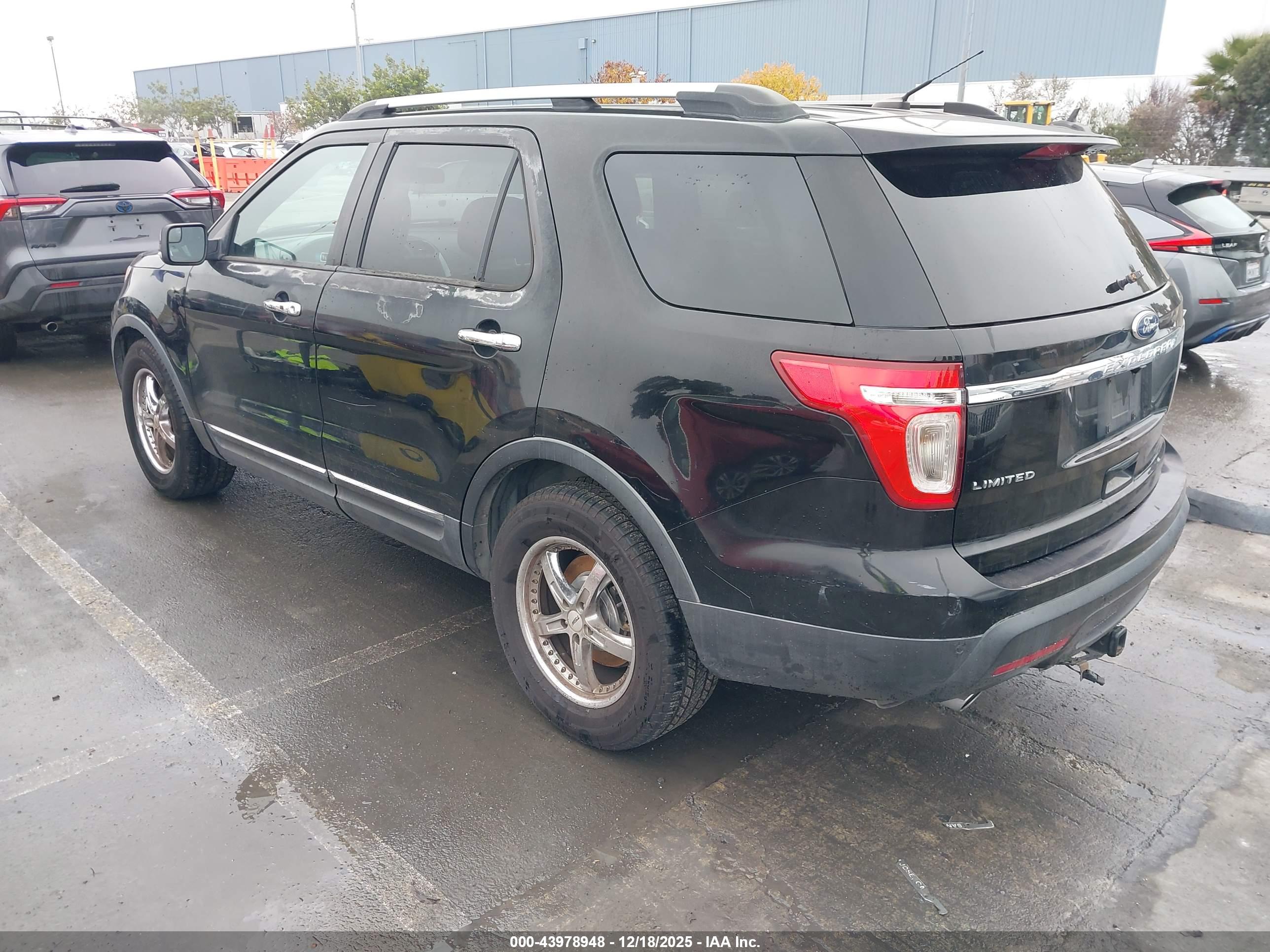FORD EXPLORER image 3