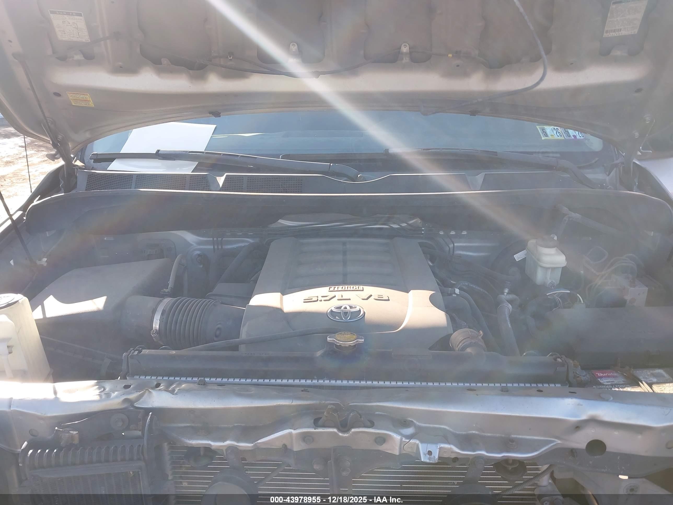 TOYOTA TUNDRA image 10