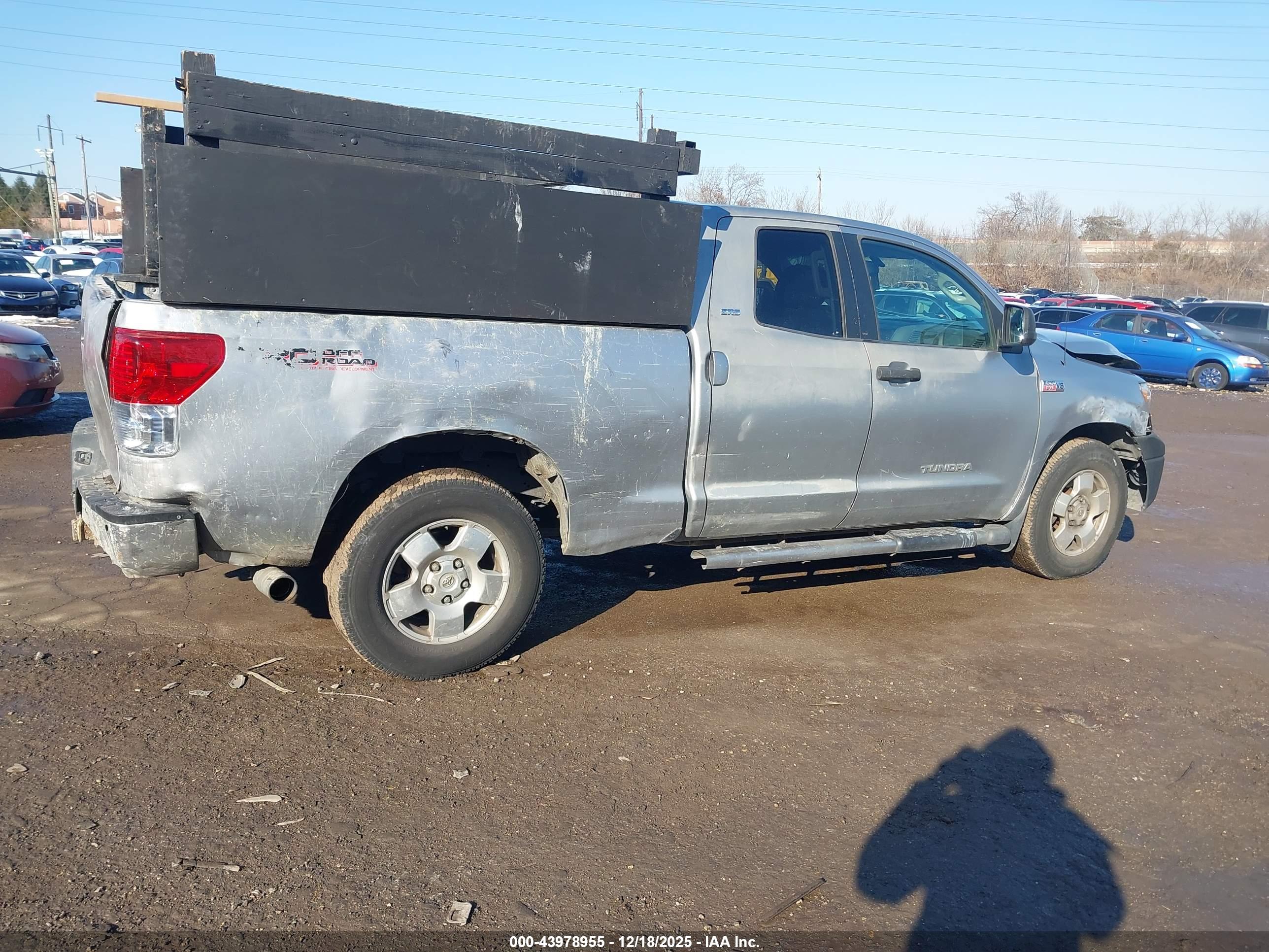 TOYOTA TUNDRA image 4