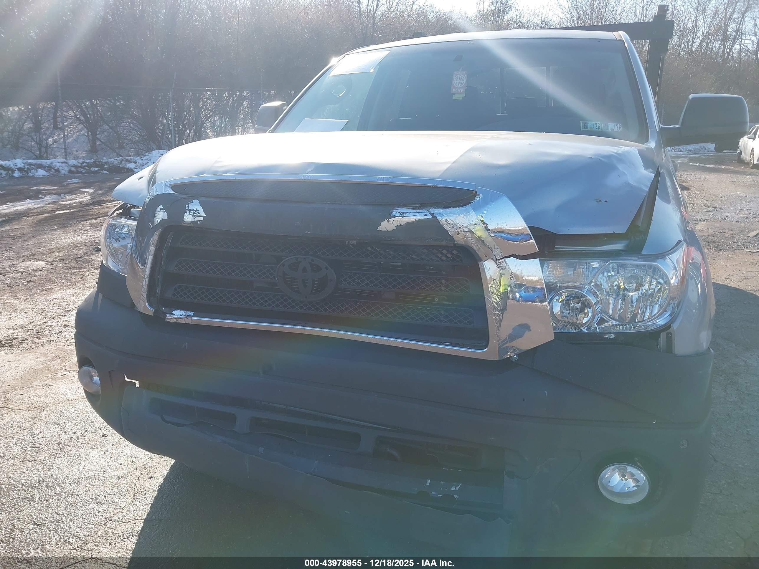 TOYOTA TUNDRA image 6