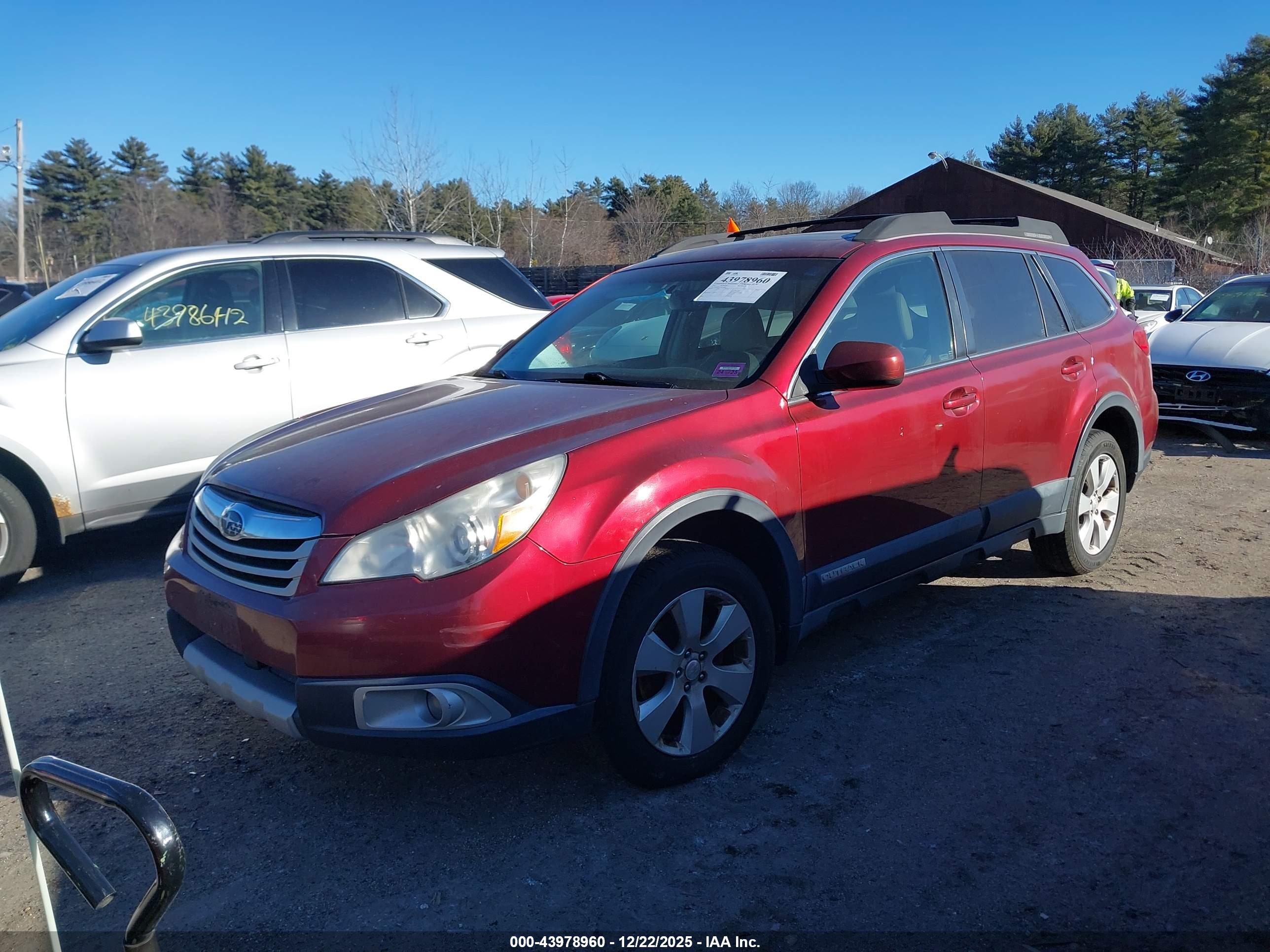 SUBARU OUTBACK image 2