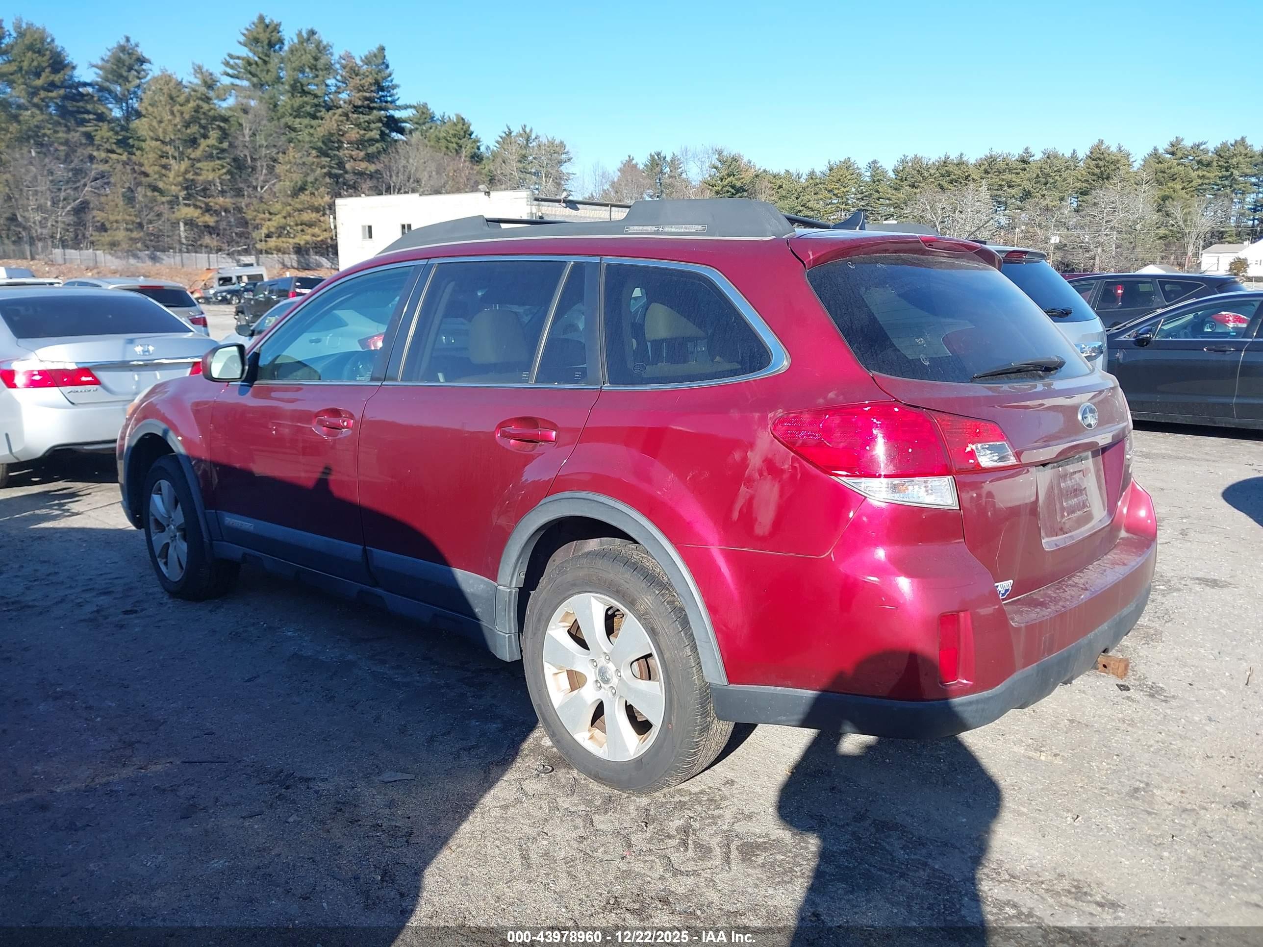 SUBARU OUTBACK image 3
