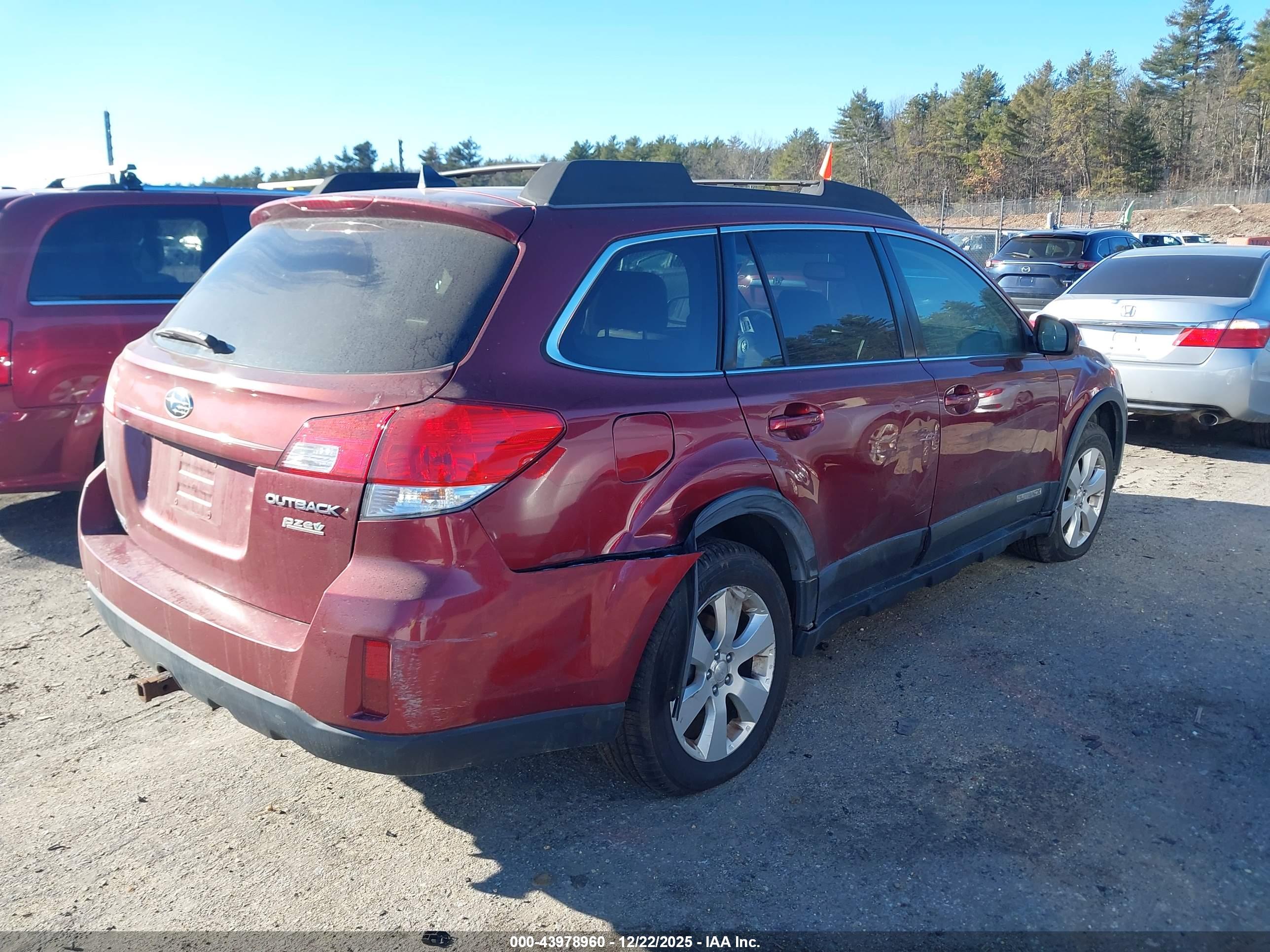 SUBARU OUTBACK image 4