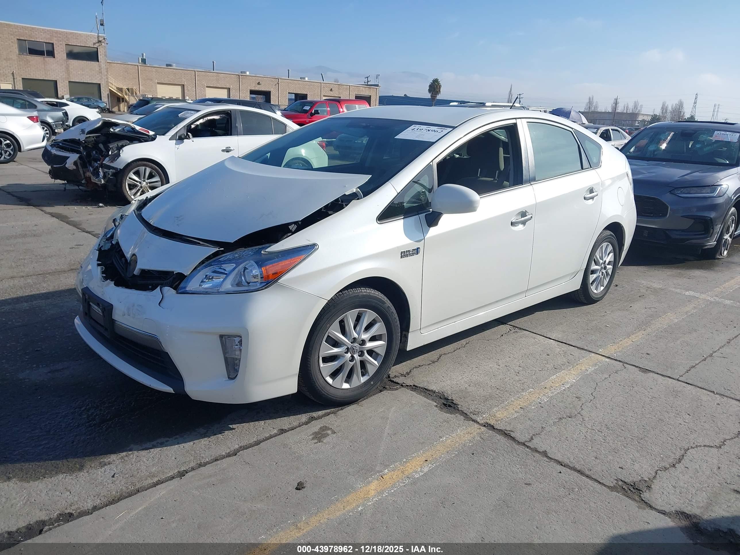 TOYOTA PRIUS image 2