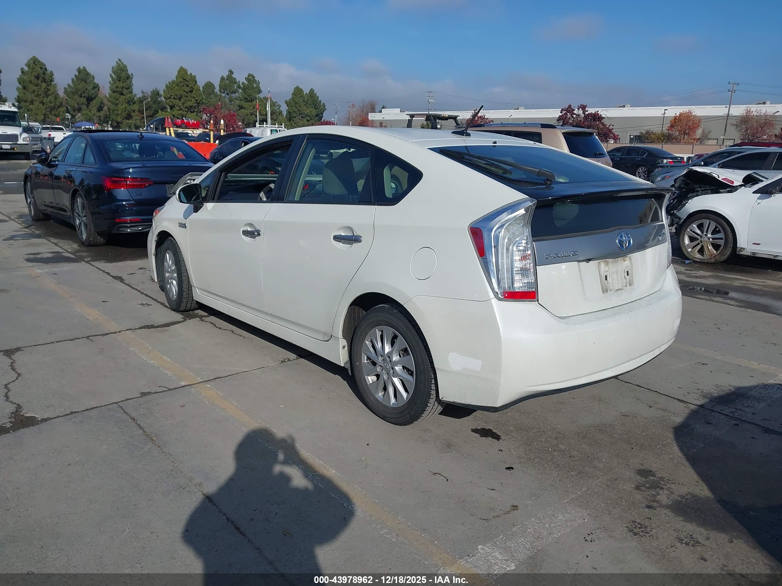 TOYOTA PRIUS image 3