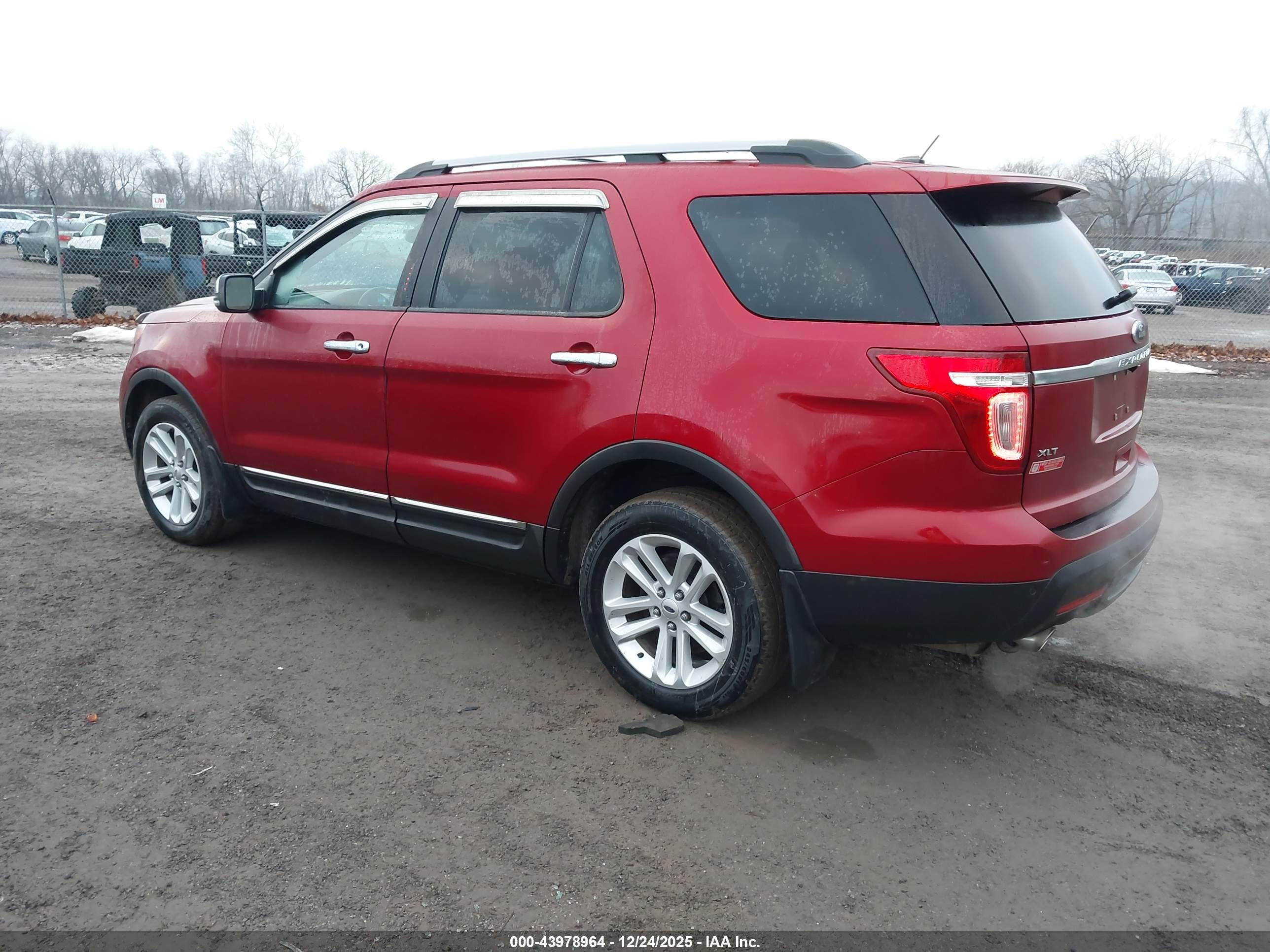FORD EXPLORER image 3