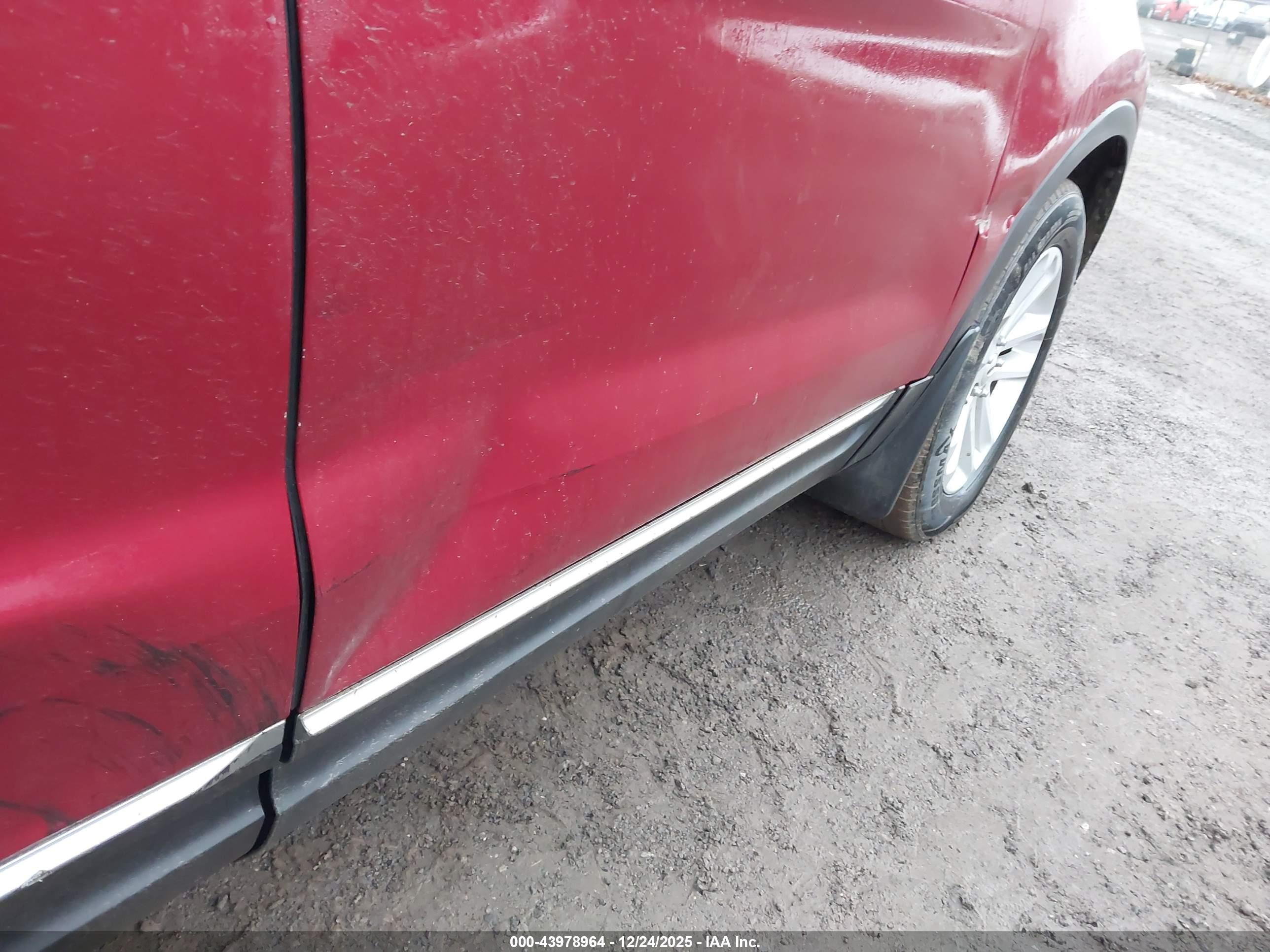 FORD EXPLORER image 6