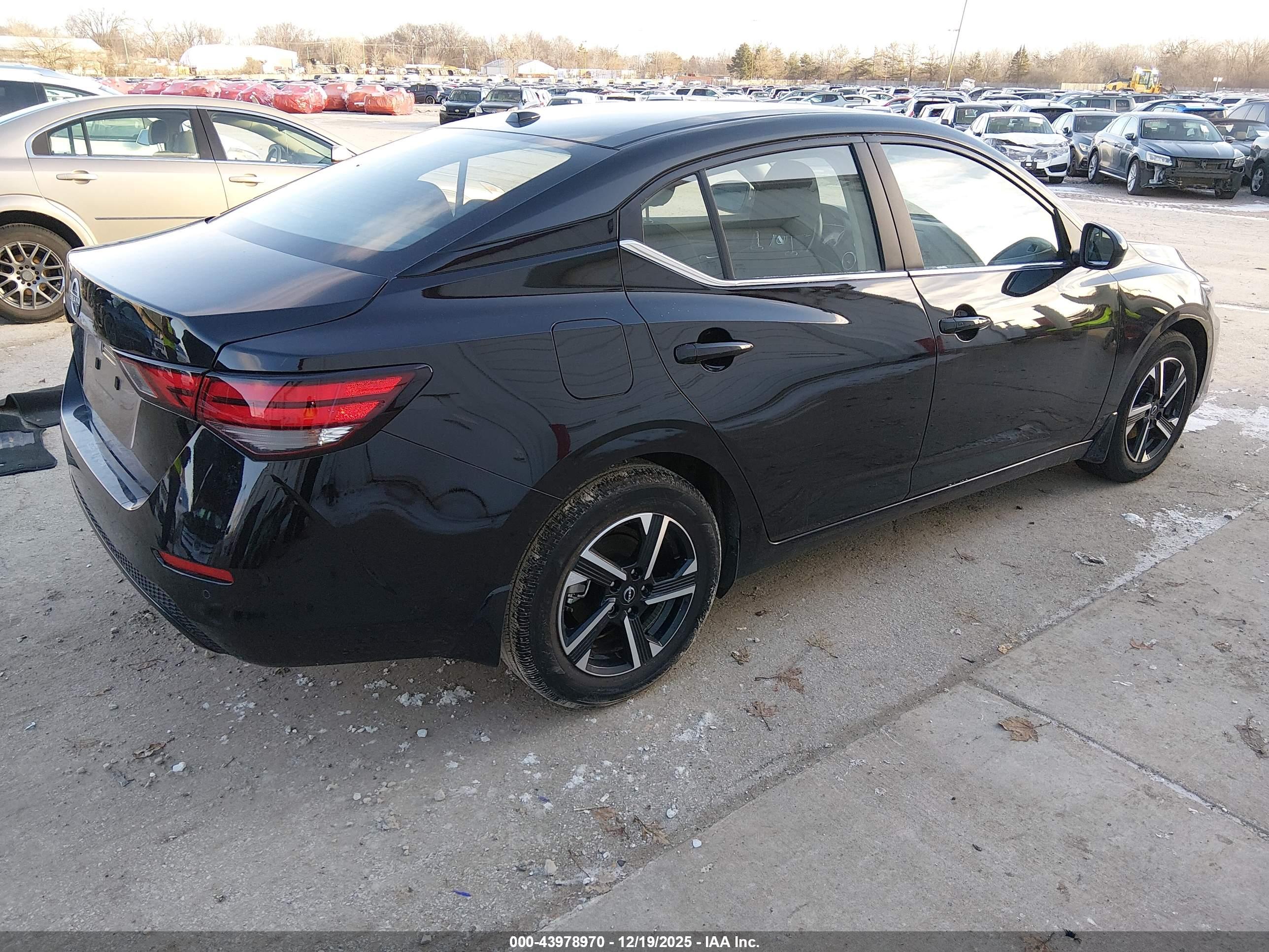 NISSAN SENTRA image 4
