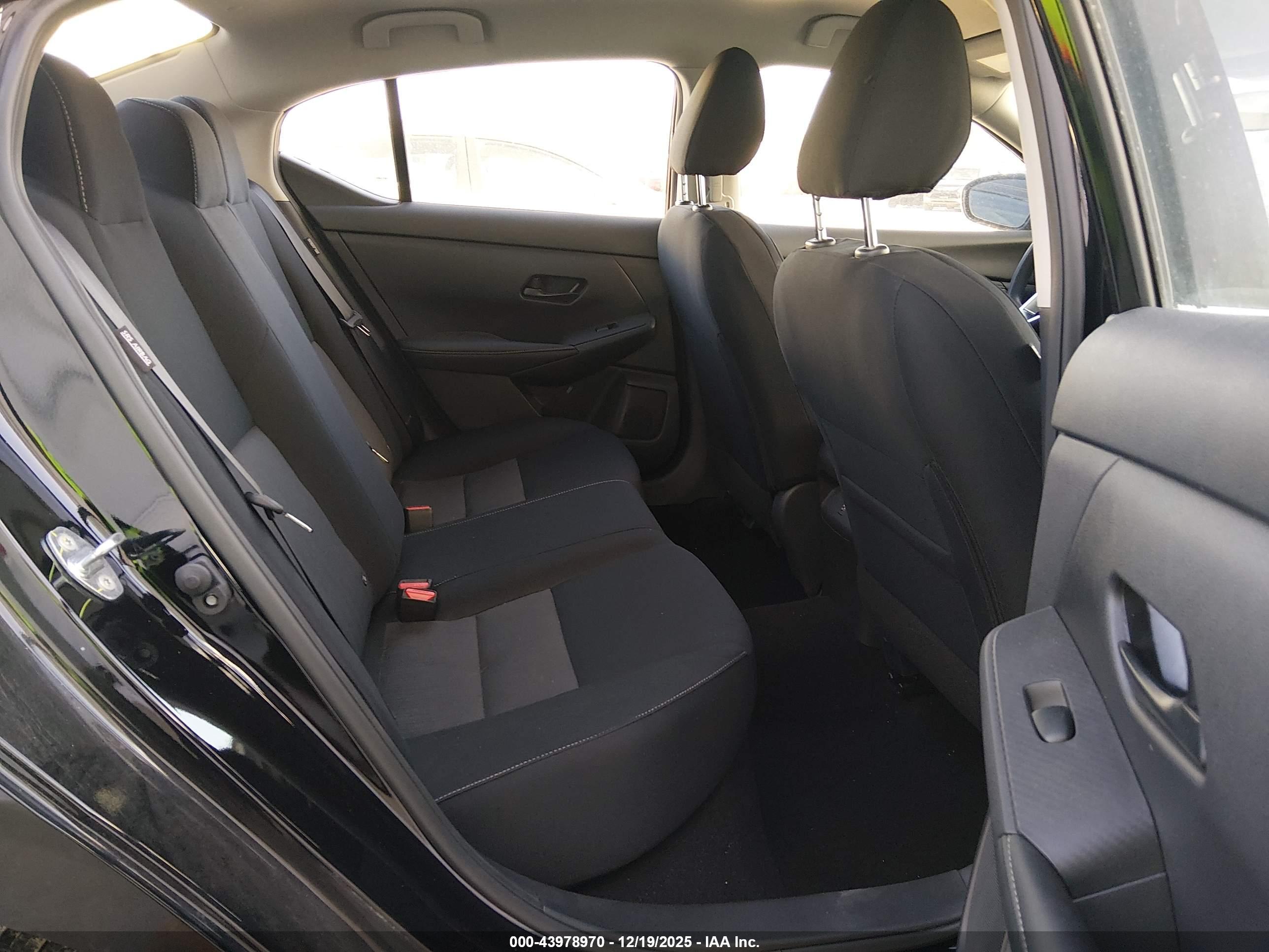 NISSAN SENTRA image 8