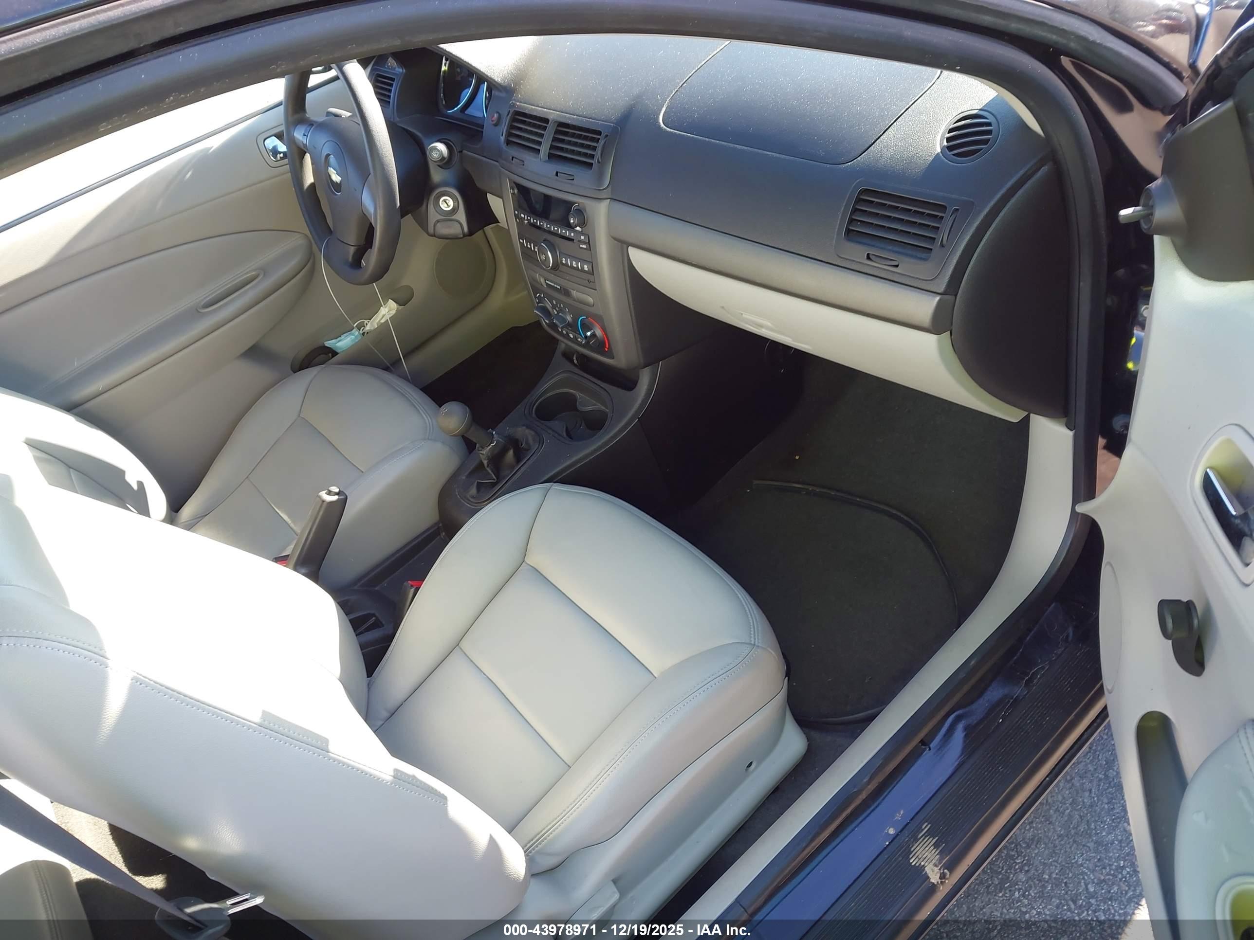 CHEVROLET COBALT image 5